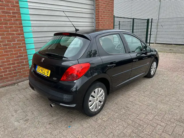 Peugeot 207 view 4