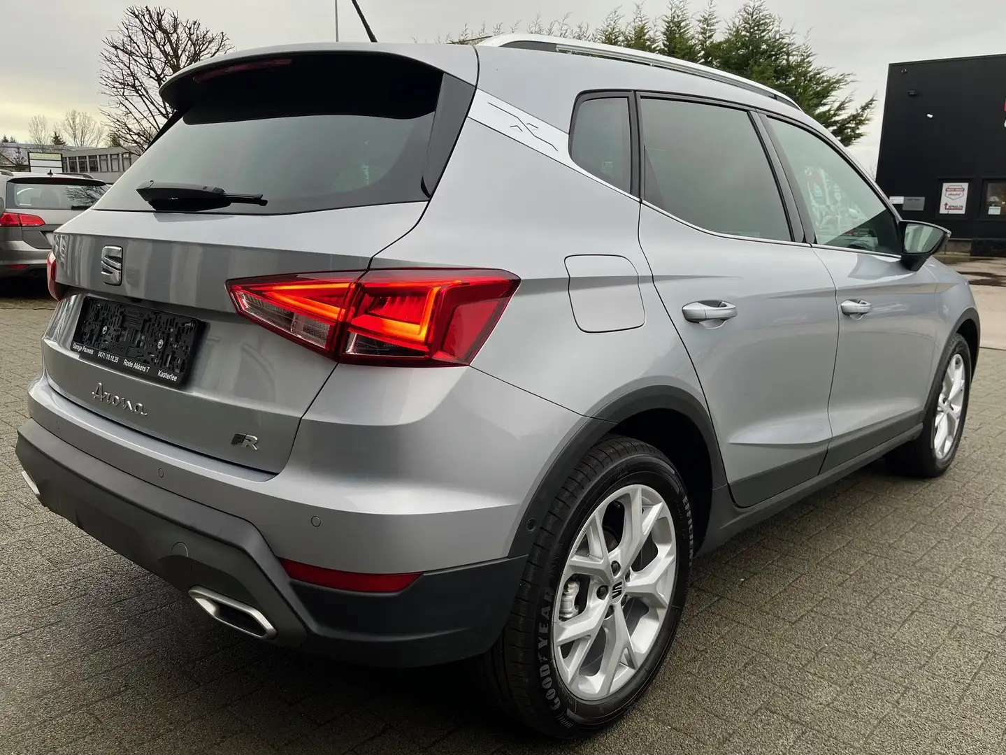 SEAT Arona TSI "FR" DSG Alc/Leder*GPS*APP*CAM*17'ALU*NIEUWST! Zilver - 2