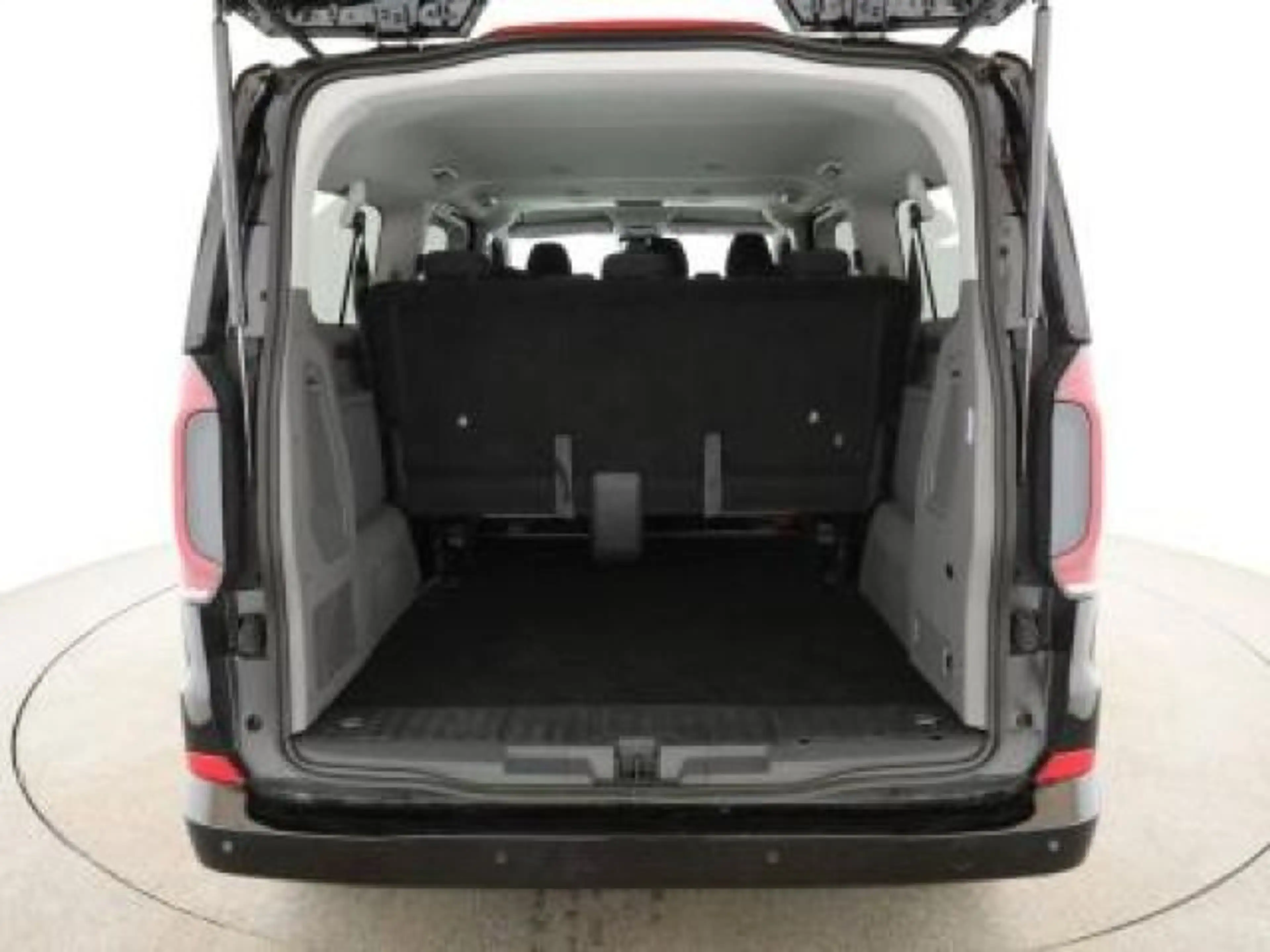 Volkswagen Transporter Caravelle 2.0 TDI Style LR — photo 9