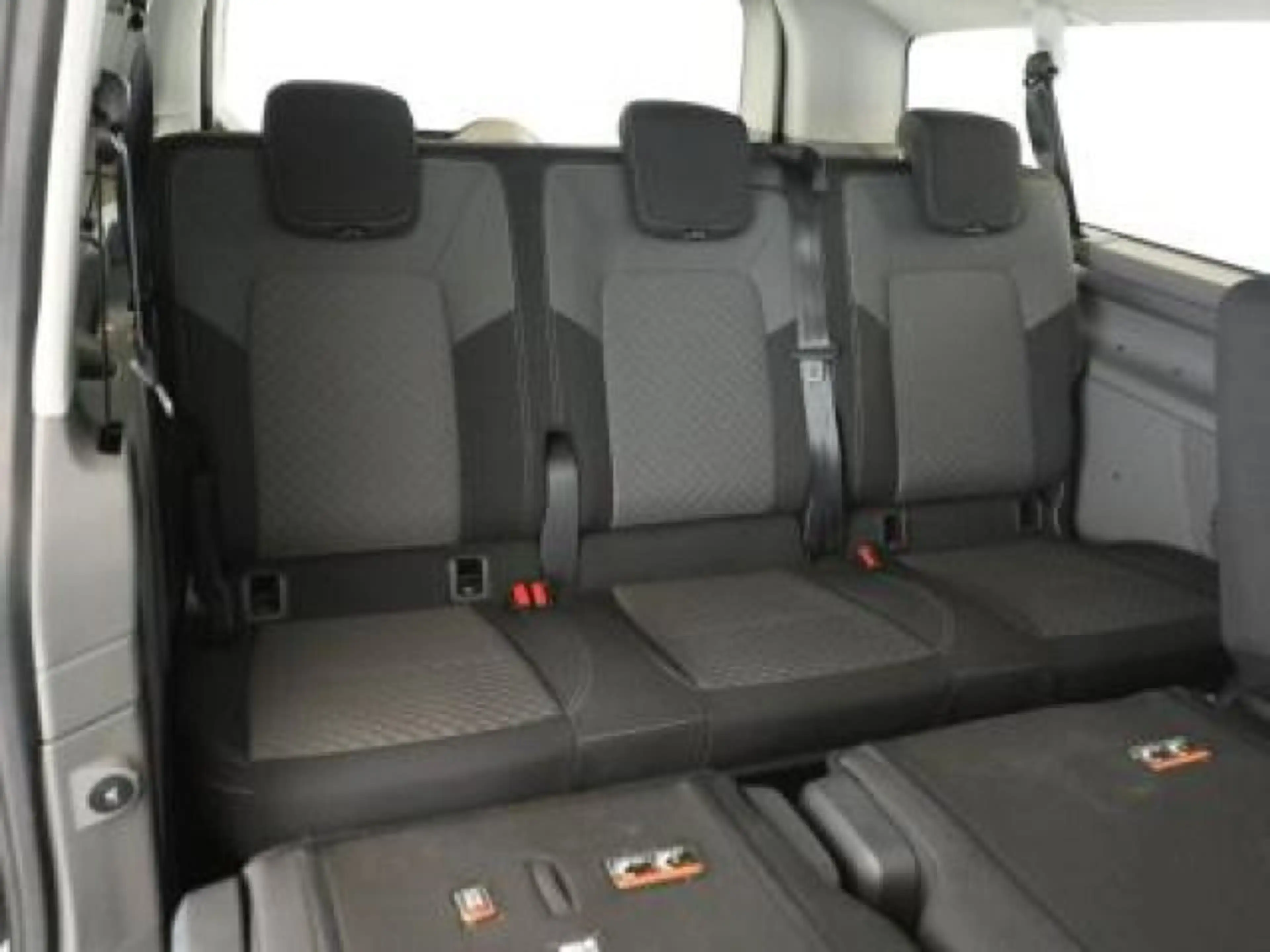 Volkswagen Transporter Caravelle 2.0 TDI Style LR — photo 8