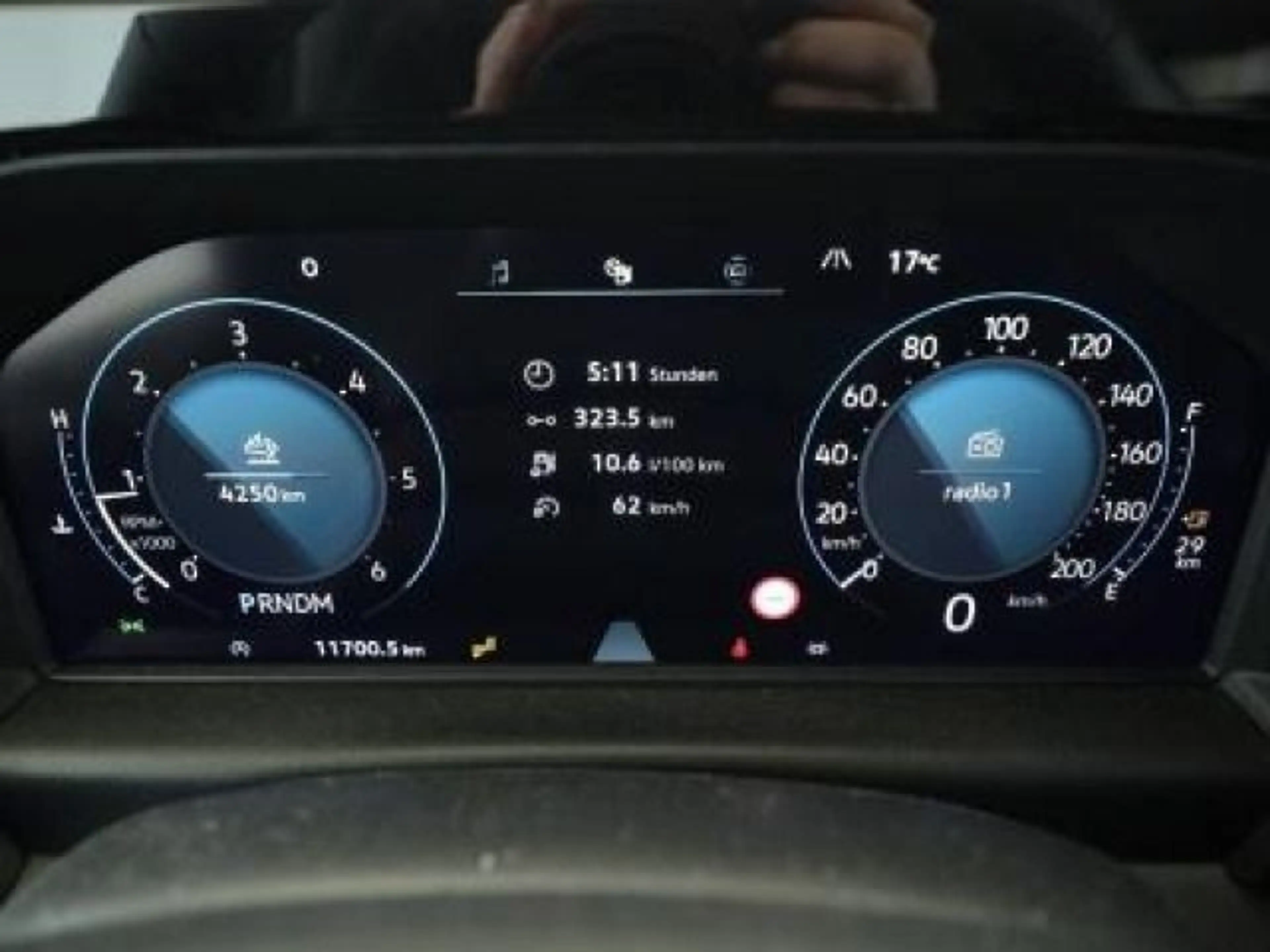 Volkswagen Transporter Caravelle 2.0 TDI Style LR — photo 6