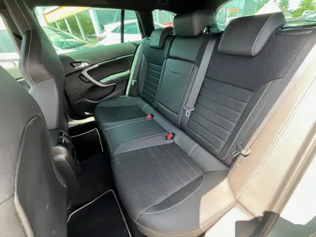 Opel Insignia view 6