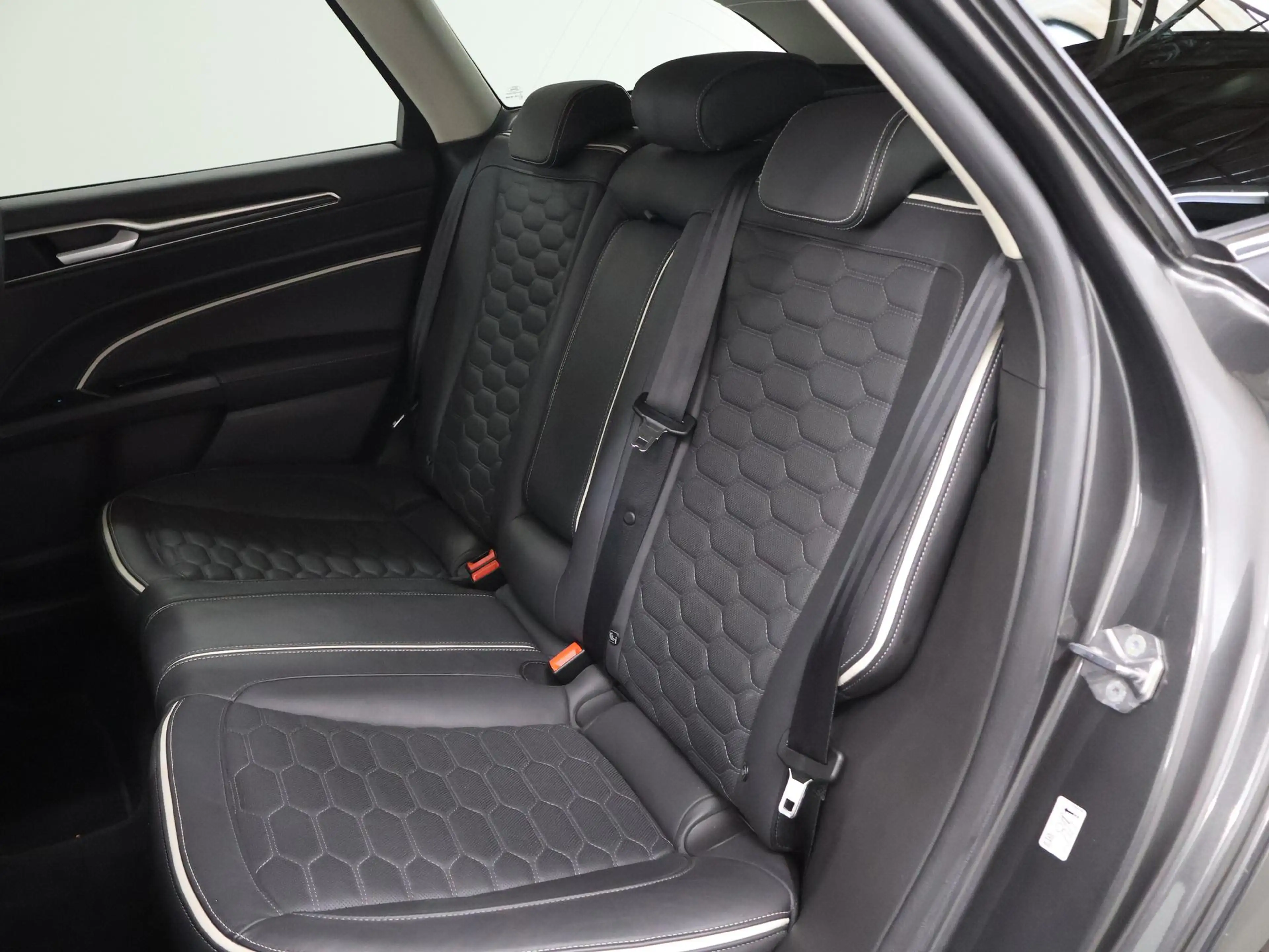 Ford Mondeo Wagon 2.0 IVCT HEV Vignale | Adaptieve Cruise Cont — photo 11
