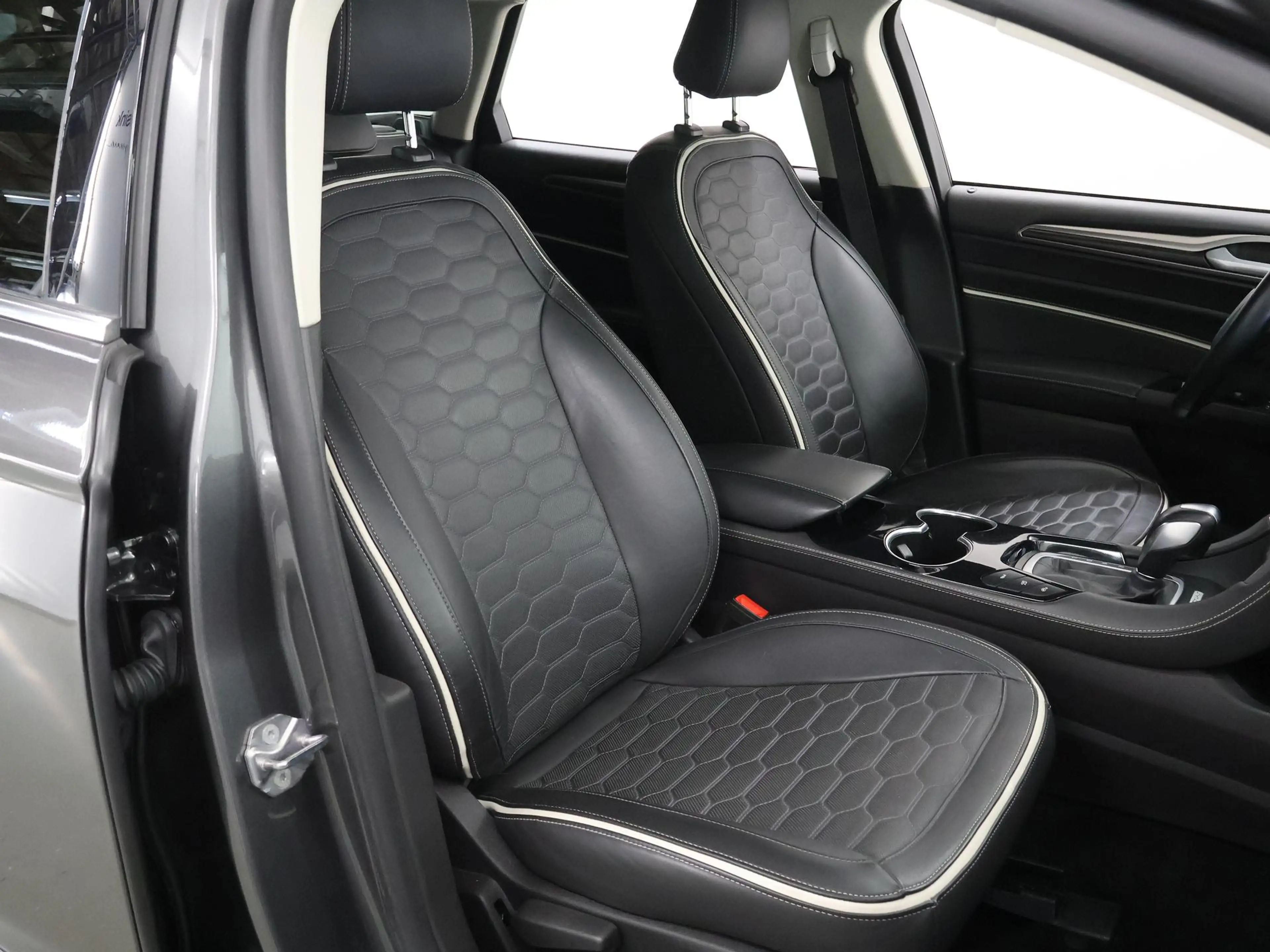 Ford Mondeo Wagon 2.0 IVCT HEV Vignale | Adaptieve Cruise Cont — photo 10