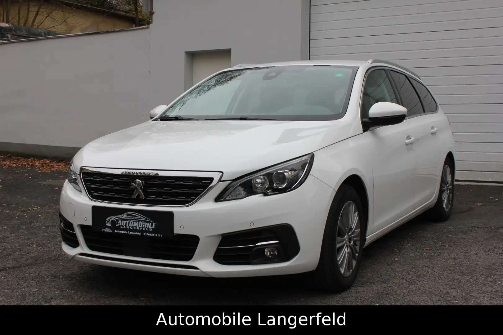 Peugeot 308 SW Allure Pack NAVI KEYLESS AHK ACC Weiß - 1