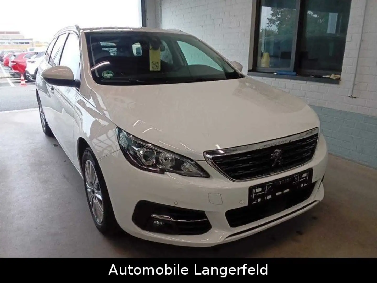 Peugeot 308 SW Allure Pack NAVI KEYLESS AHK ACC Weiß - 2