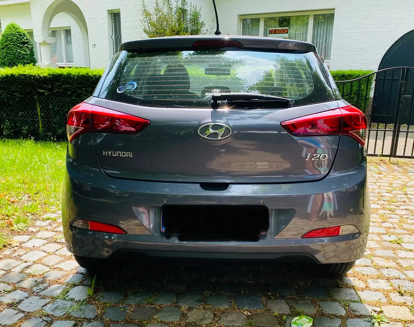 Hyundai i20 i20 1.2 Classic Grijs - 2
