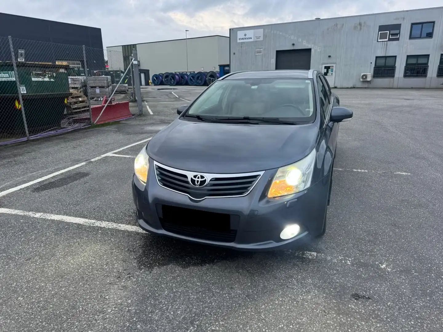 Toyota Avensis 2.0i Premium Multidrive S Blauw - 1