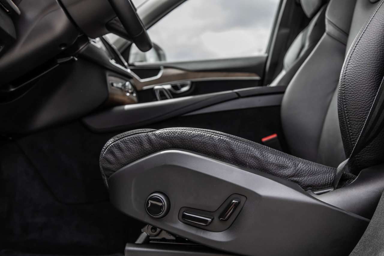 2024 Volvo XC90 B6 AWD Plus Bright Theme 7-Seater 21 Inch wheels / thumb 14