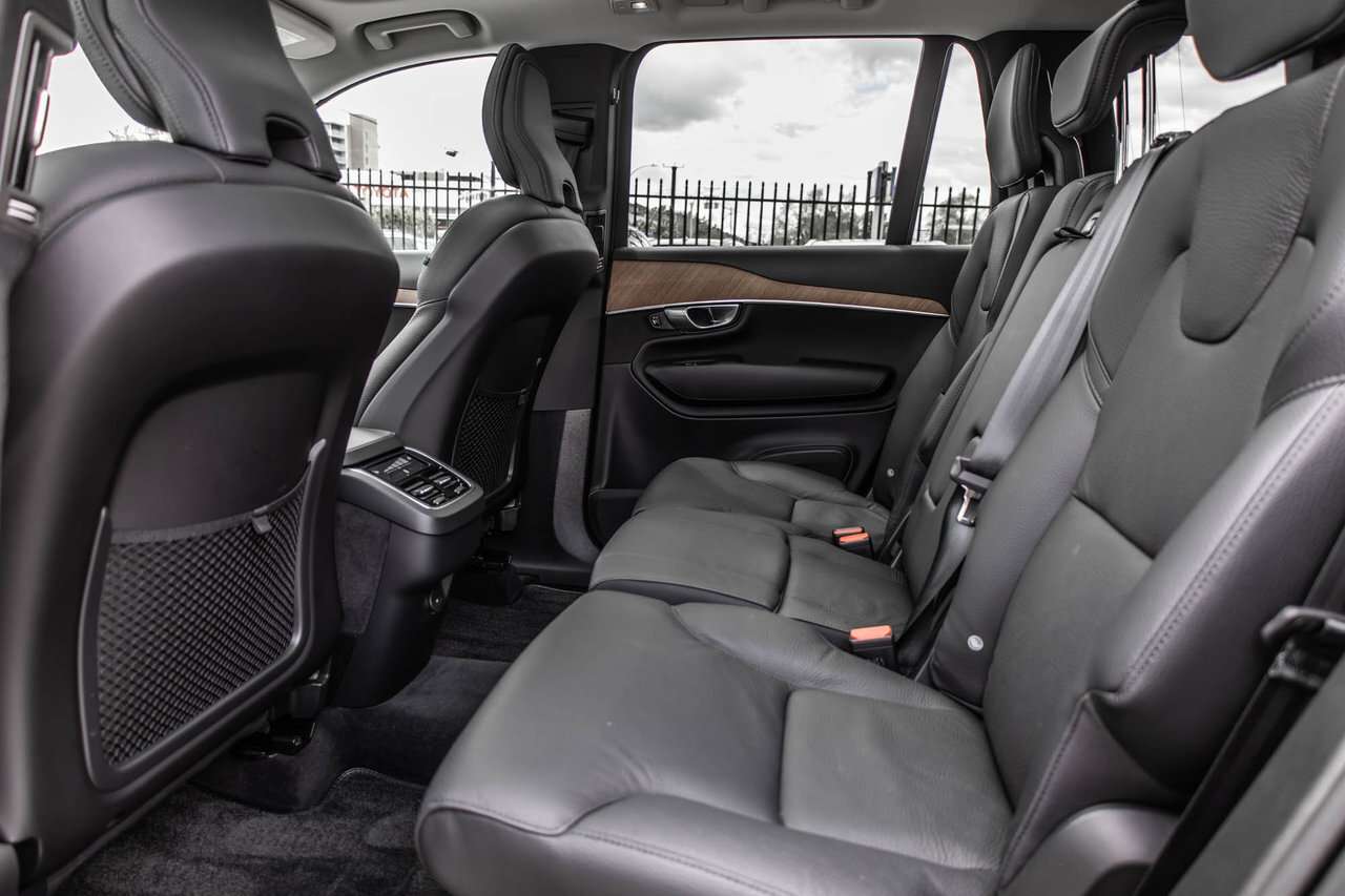 2024 Volvo XC90 B6 AWD Plus Bright Theme 7-Seater 21 Inch wheels / thumb 30
