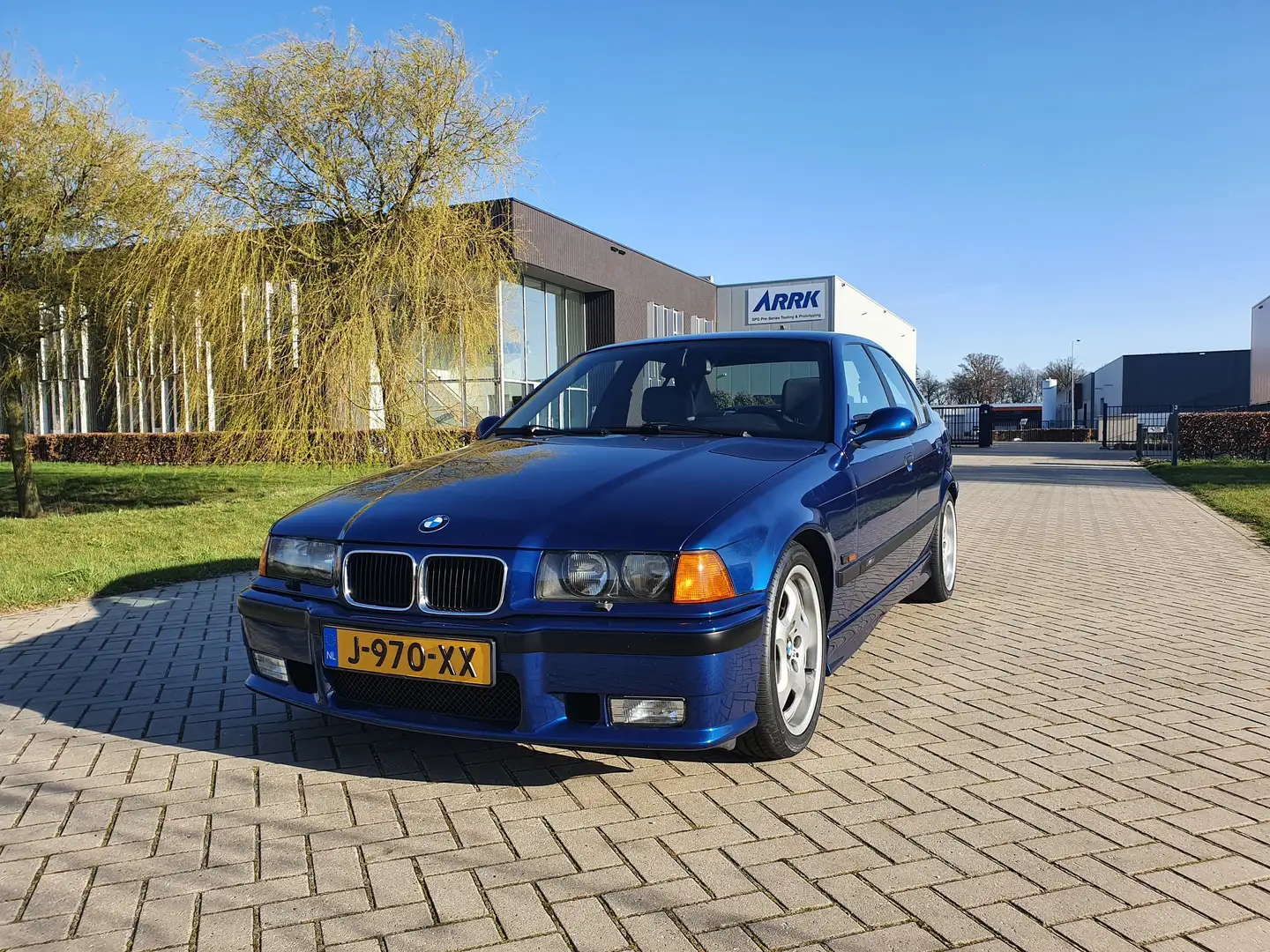 BMW M3 E36 Sedan Avusblau Modrá - 2