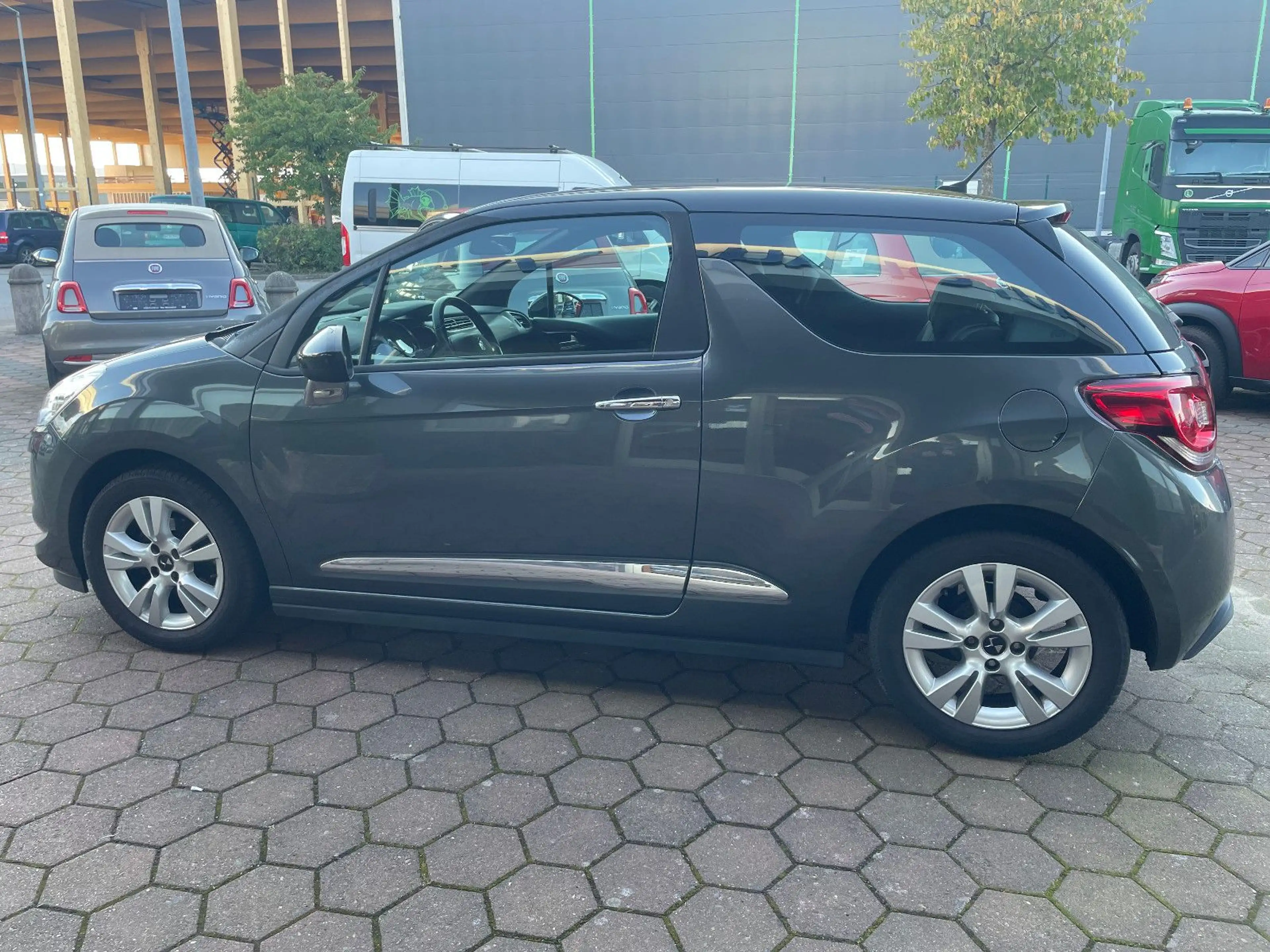 DS Automobiles DS 3 So Chic — photo 5