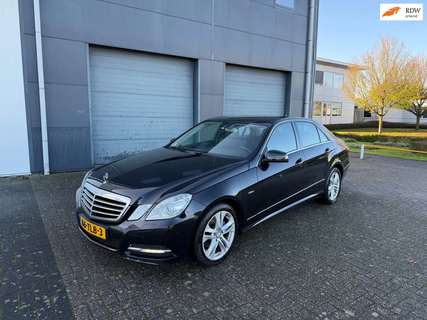 Mercedes-Benz E 220 CDI Business Class Avantgarde Automaat 2011 Black - 1