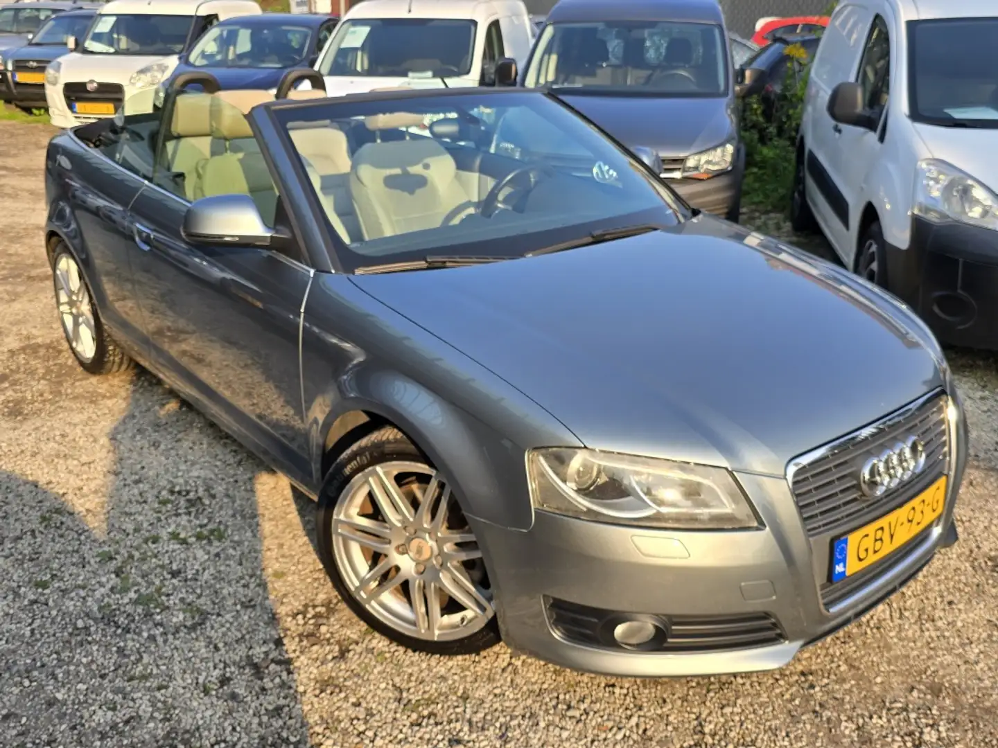 Audi A3 Cabriolet automaat 200pk 2.0 TFSI Ambition Grijs - 2