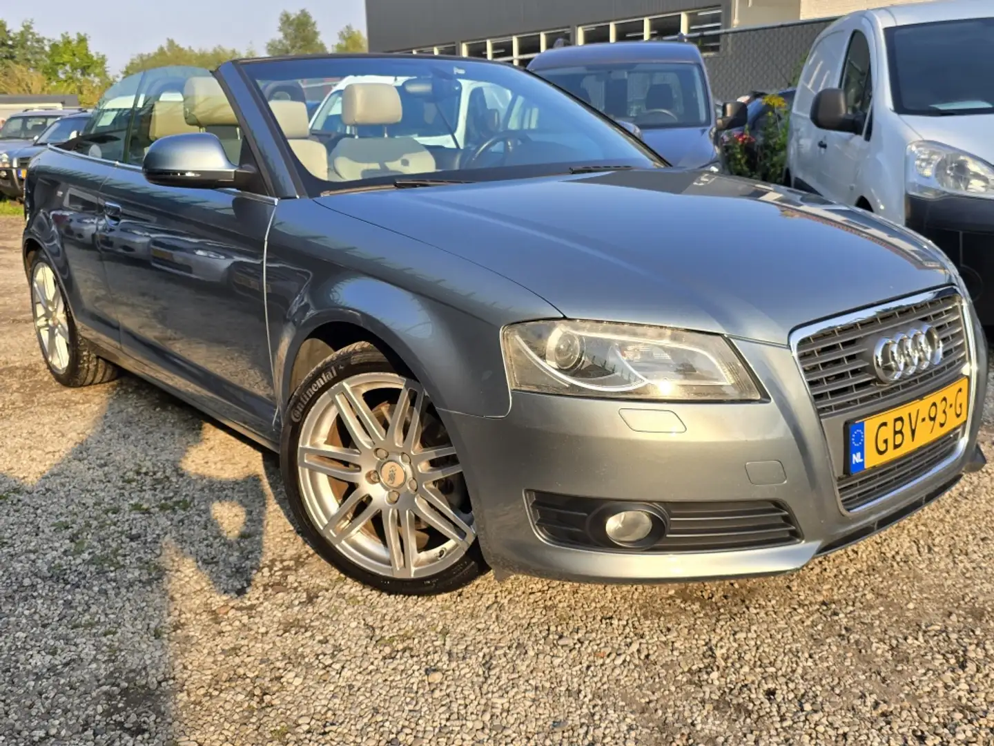 Audi A3 Cabriolet automaat 200pk 2.0 TFSI Ambition Grijs - 1