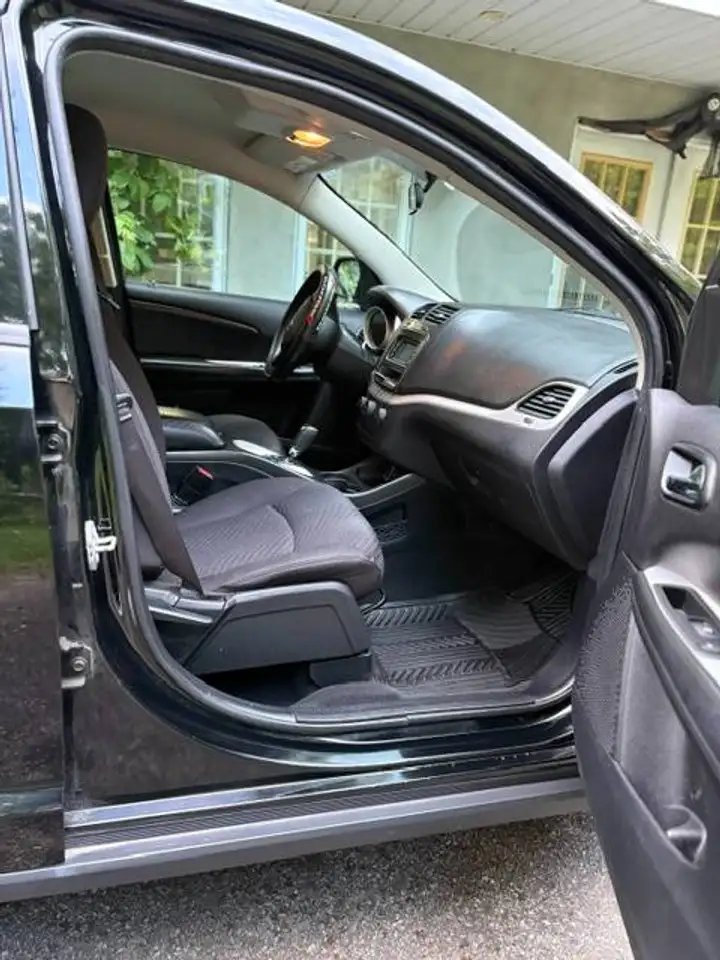 Dodge Journey снимка Dodge Journey