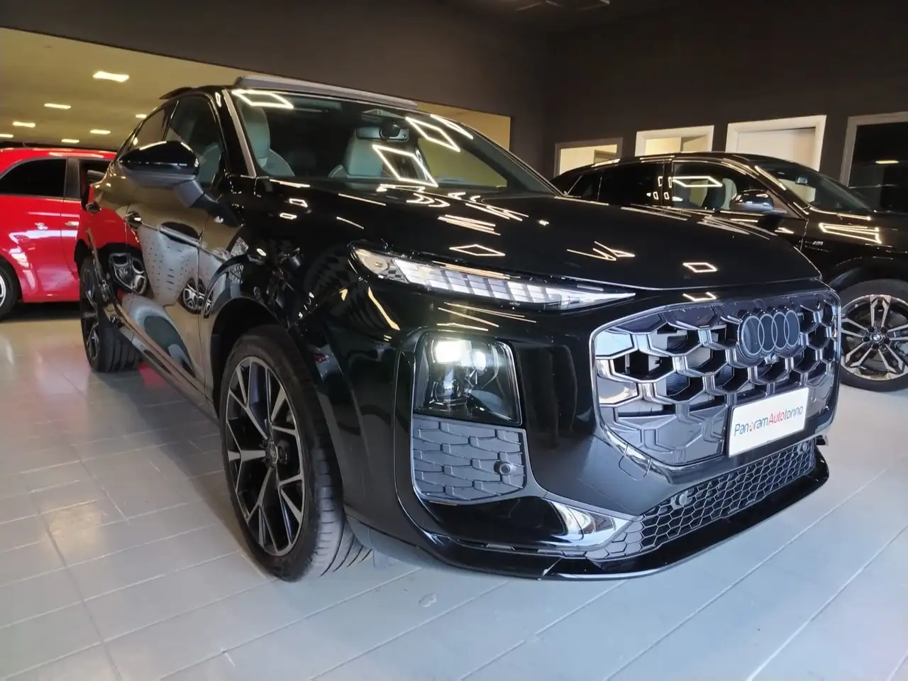 Audi Q3 SPB TDI 110 kW S tronic S Line edition, миниатюра 3