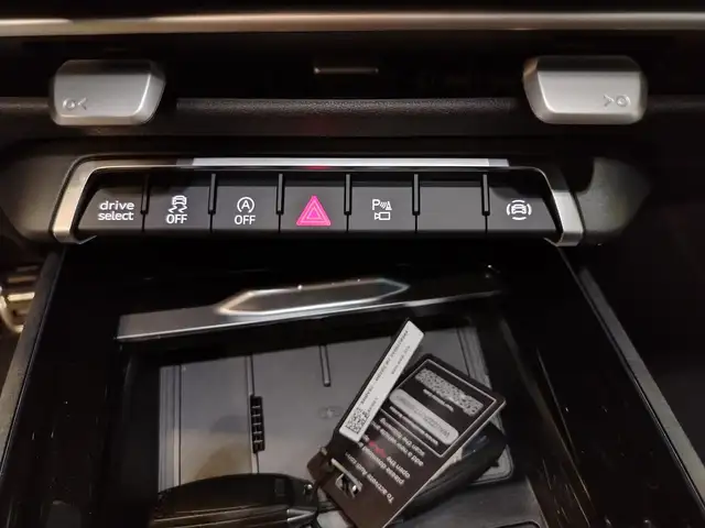 Audi Q3 view 15