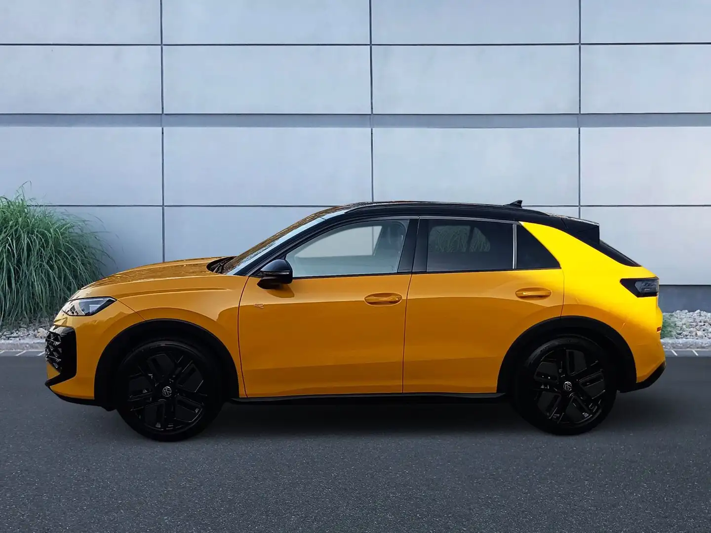 Volkswagen T-Roc R-Line 1.5 l eTSI OPF 110 kW (150 PS) 7-Ga Gelb - 2
