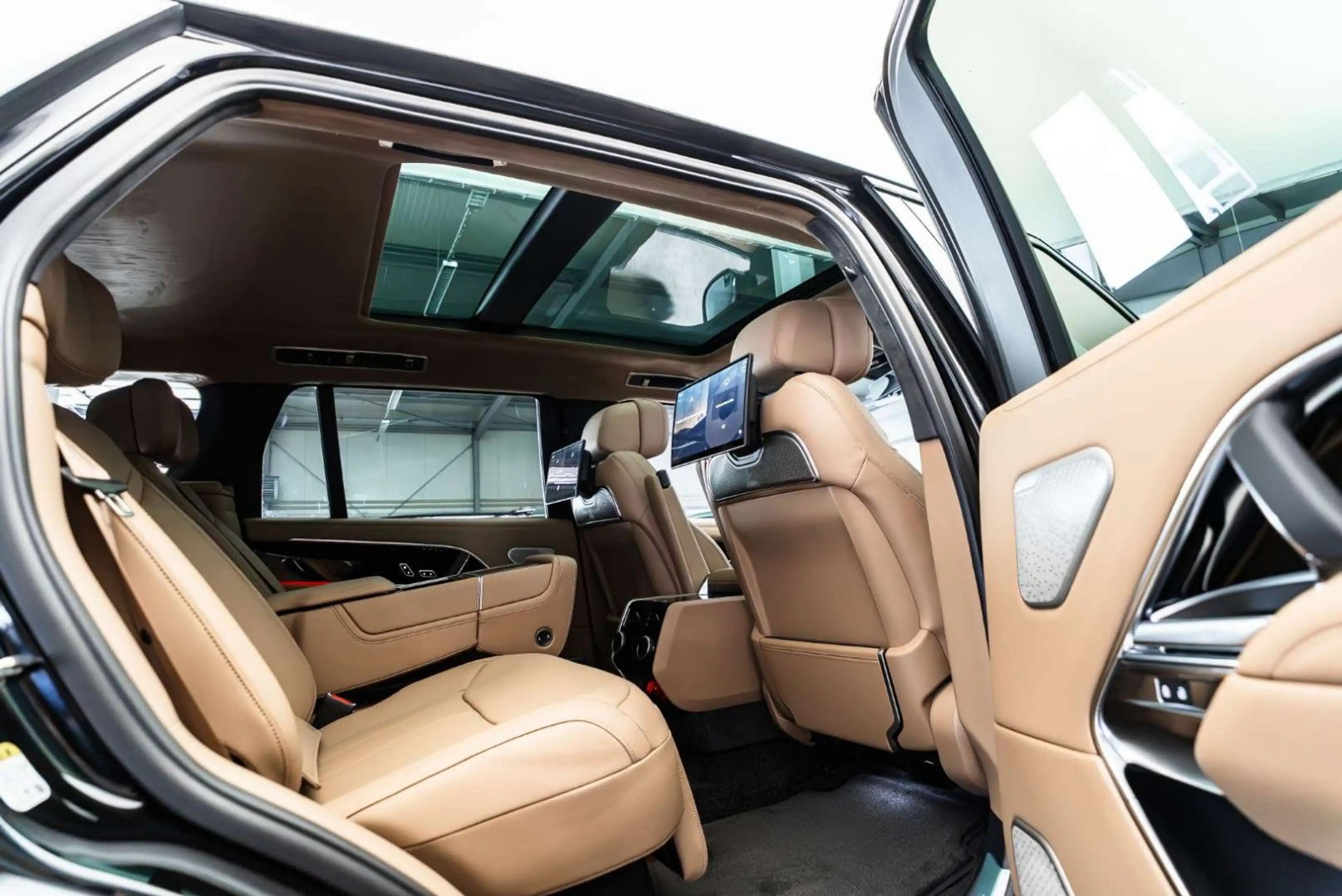 Land Rover Range Rover D350 LWB Autobiography / New MY 2027 — photo 5