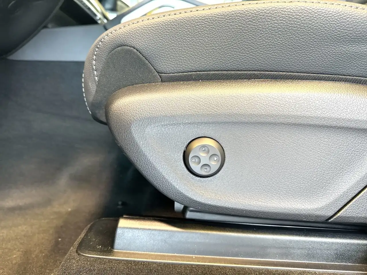 Mercedes-Benz GLE photo Mercedes-Benz GLE