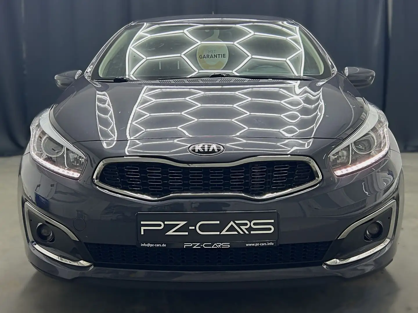 Kia Ceed 1.6 CRDi|Navi|Sitzheiz|PDC|LED|Tempo|KlimAT Grau - 2
