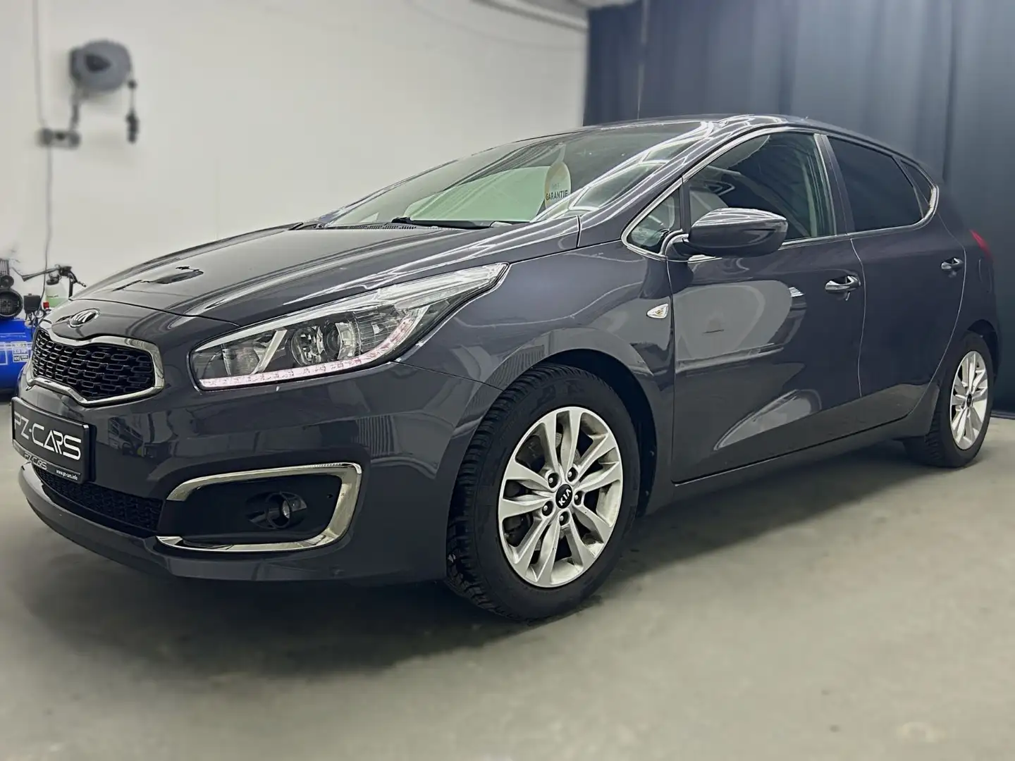 Kia Ceed 1.6 CRDi|Navi|Sitzheiz|PDC|LED|Tempo|KlimAT Grau - 1