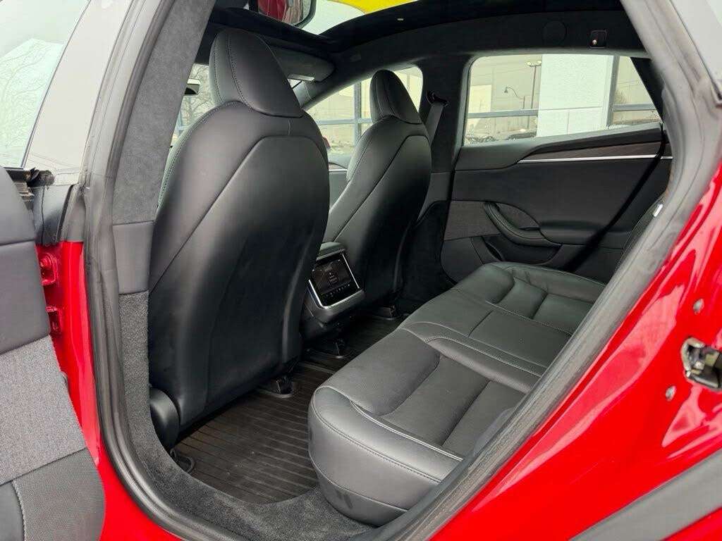 2022 Tesla Model S alt 2