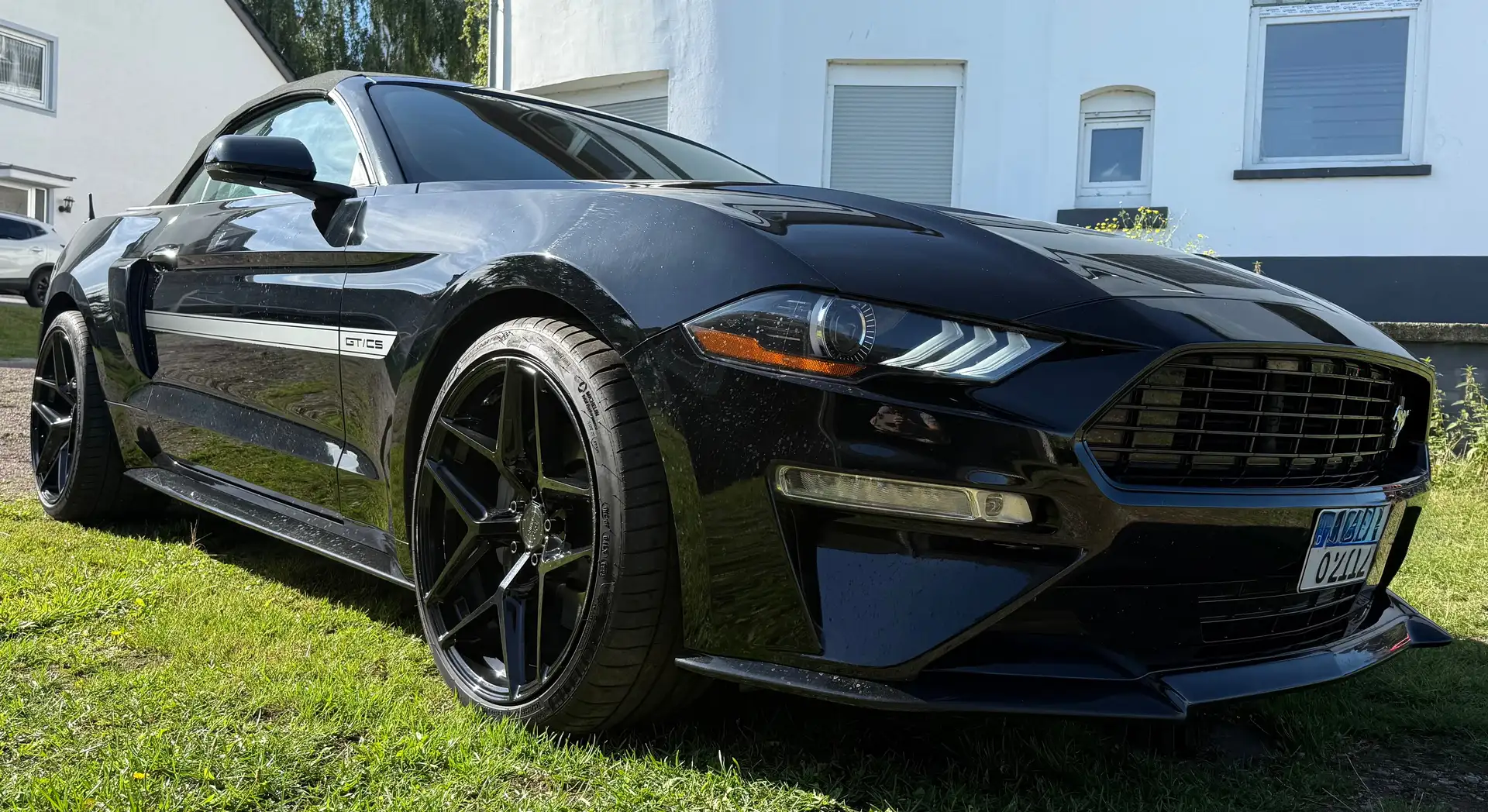 Ford Mustang Mustang Convertible 5.0 Ti-VCT V8 Aut.GT Schwarz - 1