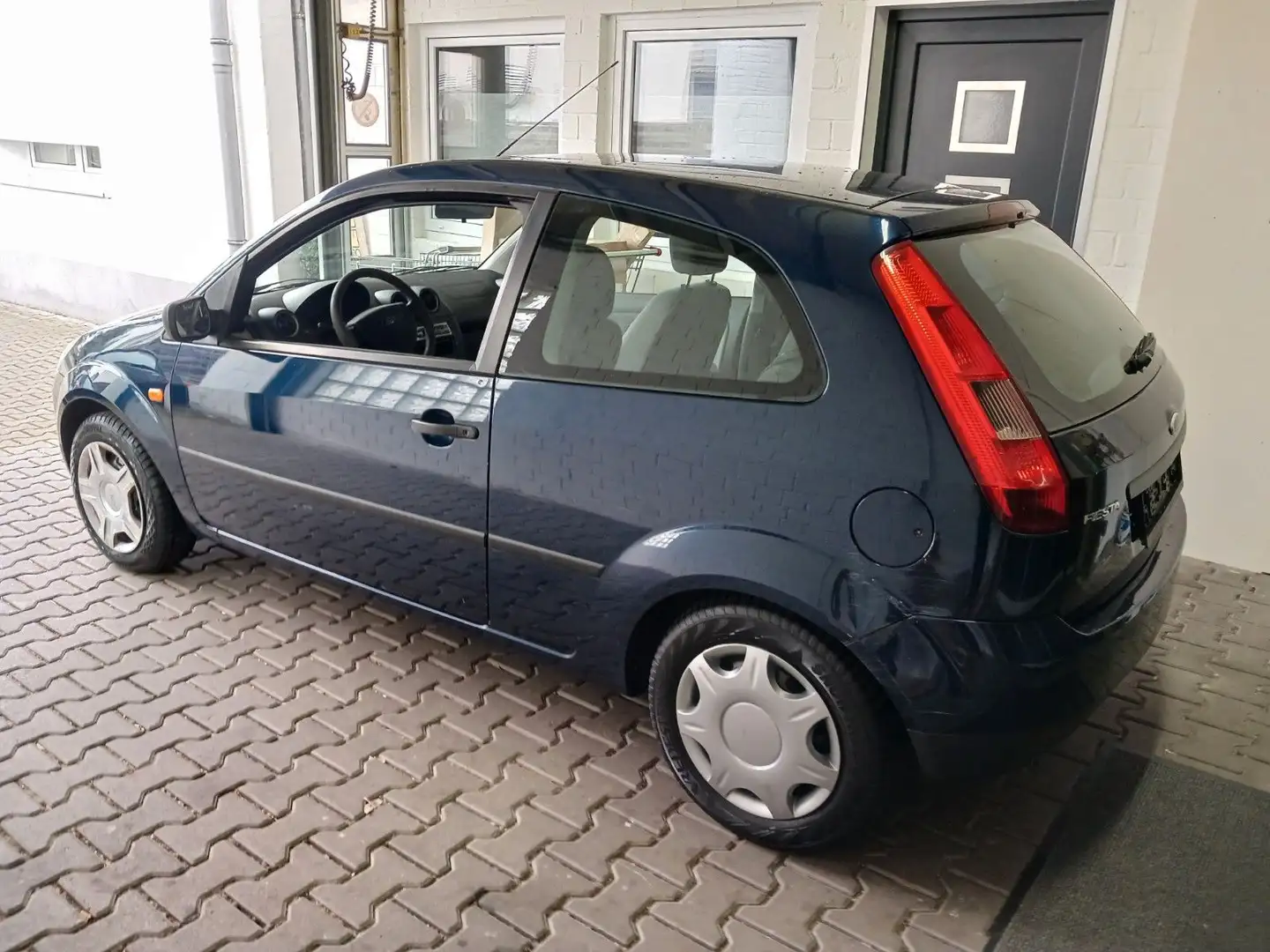 Ford Fiesta Ambiente AUTOMATIK SERVI NEU Blau - 2