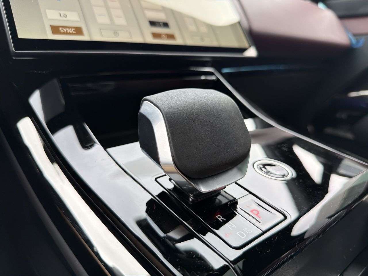2026 Land Rover Range Rover Sport P400 Dynamic HSE thumb 17