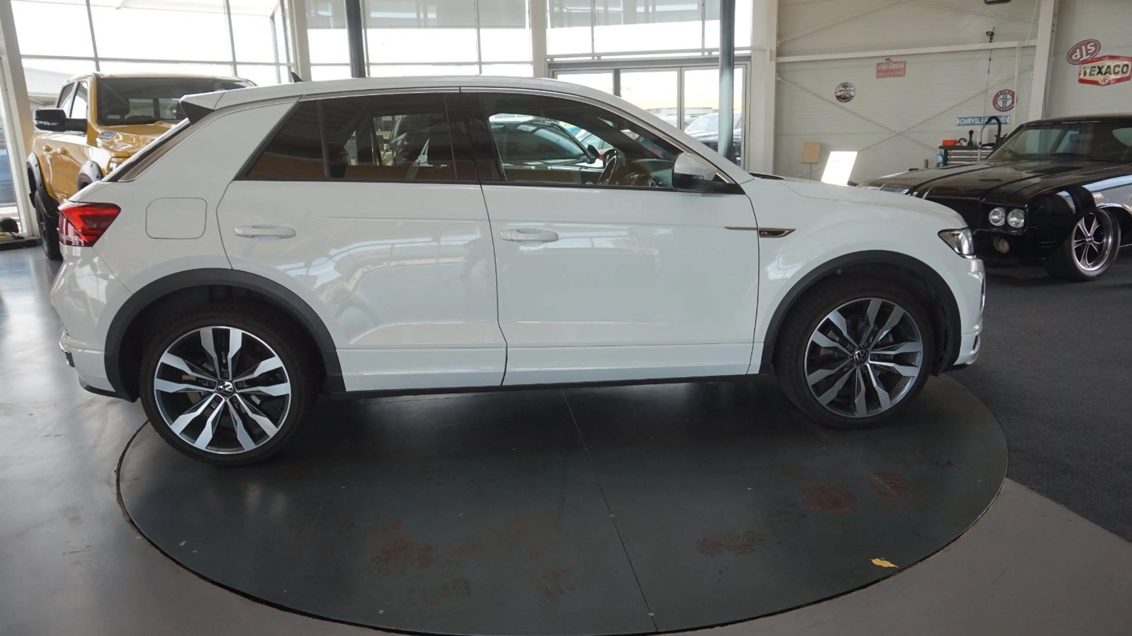 Volkswagen T-Roc R-Line*Alu19*PDC*Abstand-Temp*DCG* — photo 4