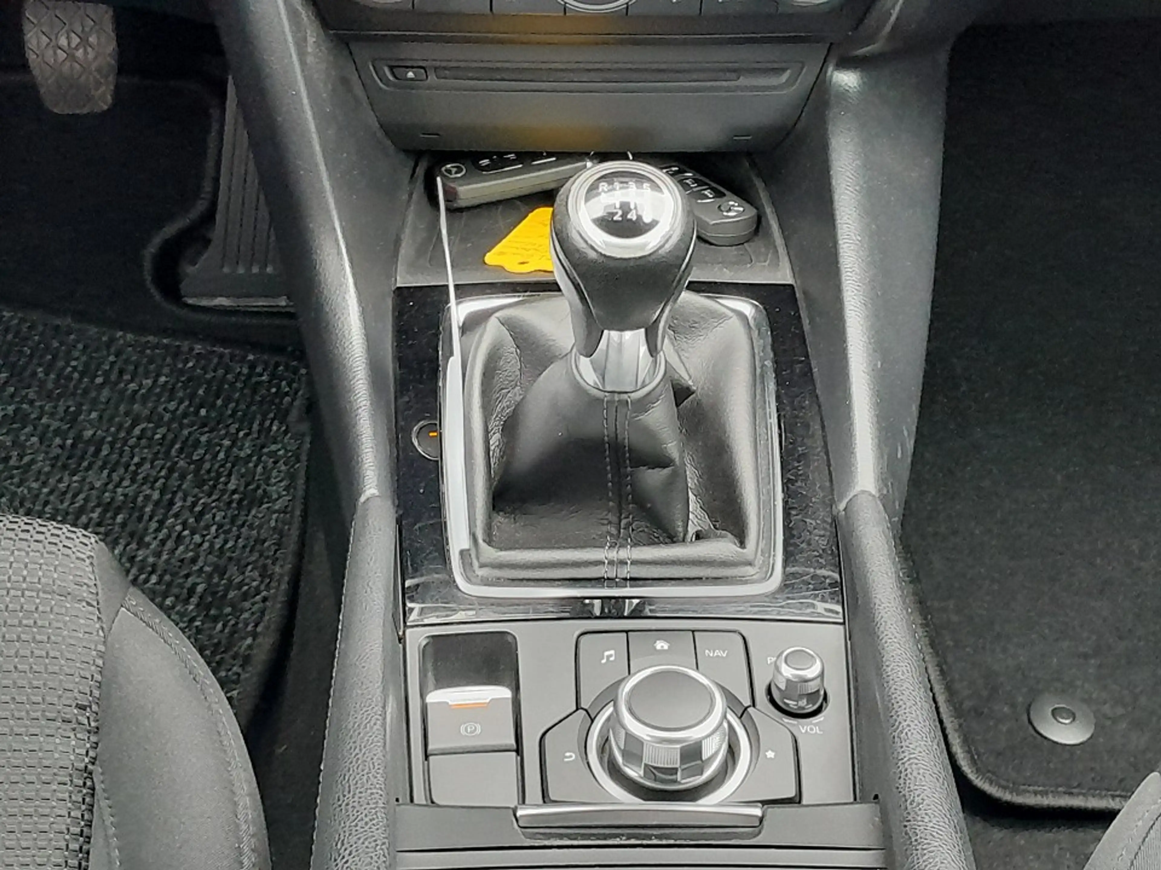 Mazda 3 Limous. 4T SKY-G (120PS) EXCL. ACT.-P+NAVI (1.Hand — photo 11