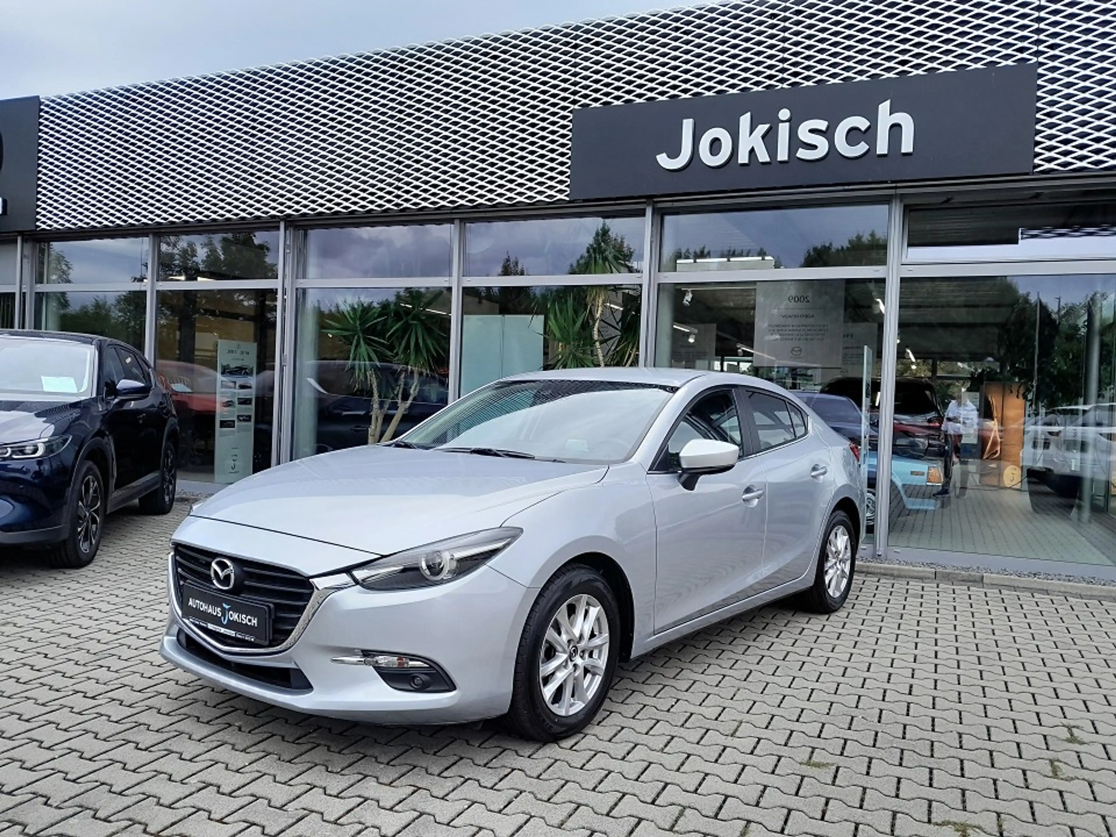 Mazda 3 Limous. 4T SKY-G (120PS) EXCL. ACT.-P+NAVI (1.Hand — photo 2