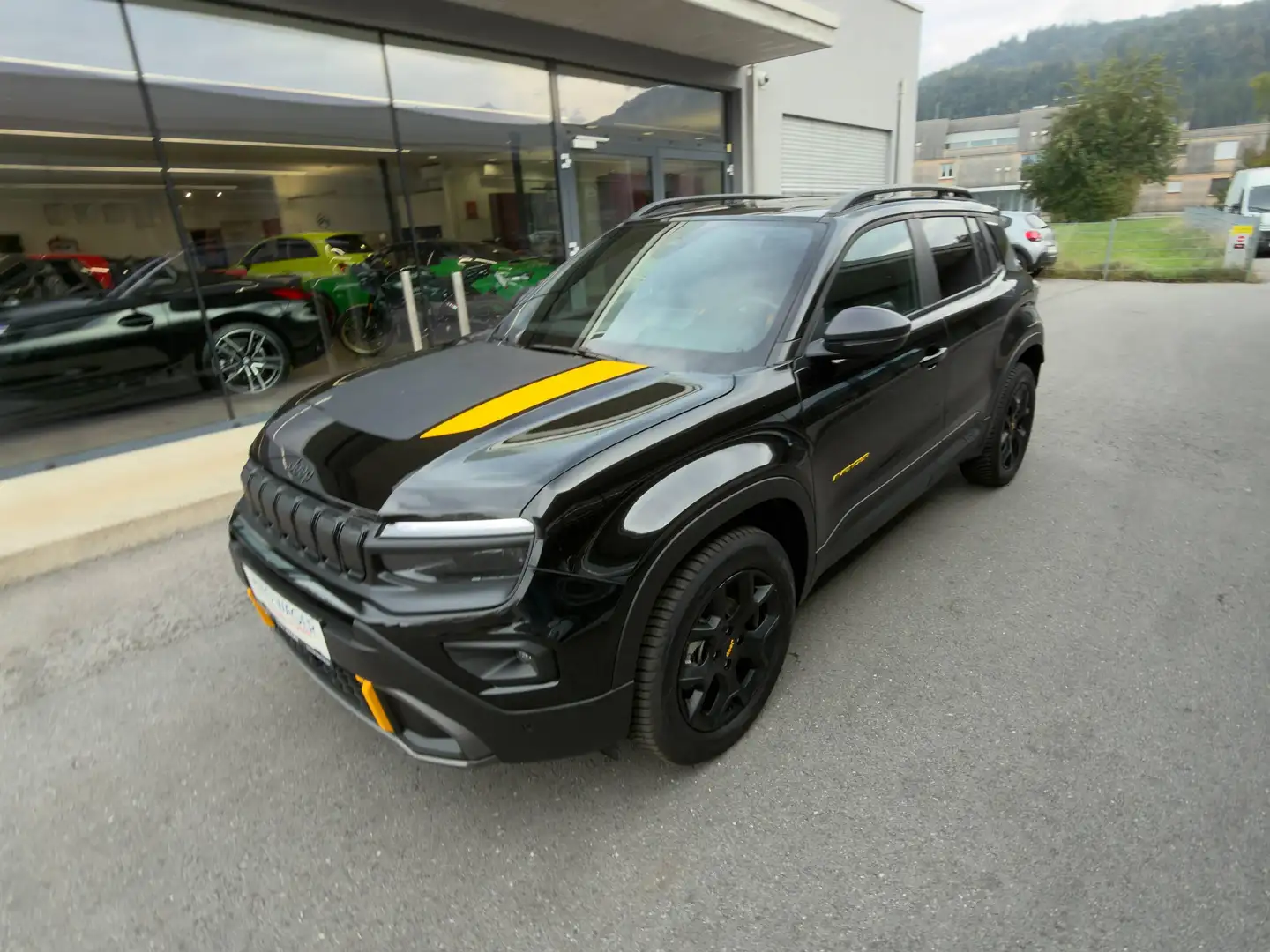 Jeep Avenger The North Face Mild-Hybrid 4xe Schwarz - 1