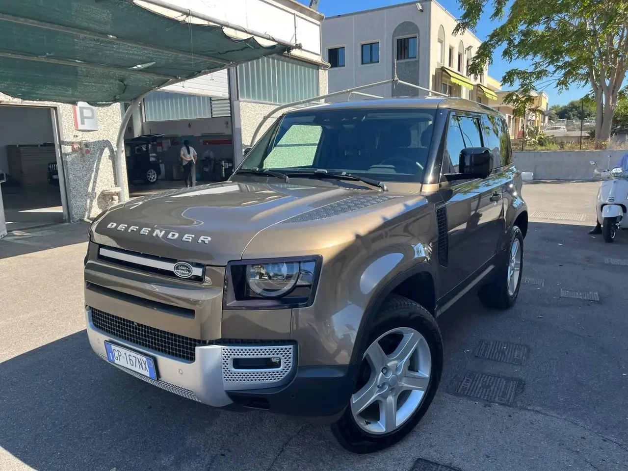Land Rover Defender