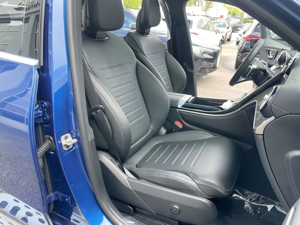 Mercedes-Benz GLC снимка Mercedes-Benz GLC