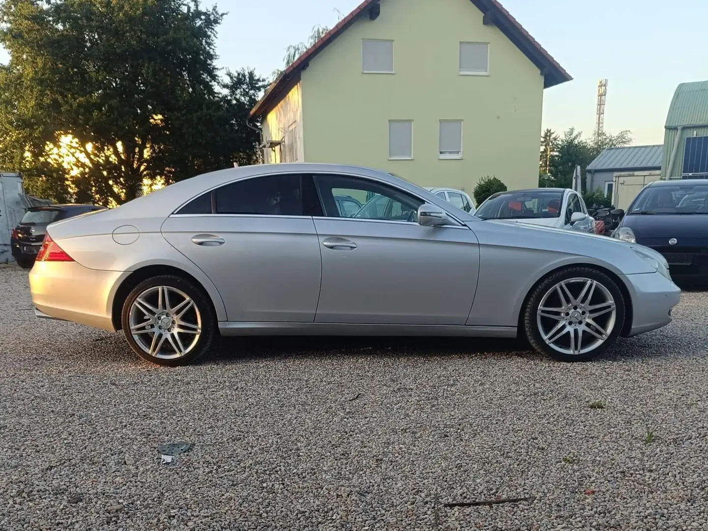 Mercedes-Benz CLS 320 CLS 320 / 350 CDI (219.322) Grau - 2