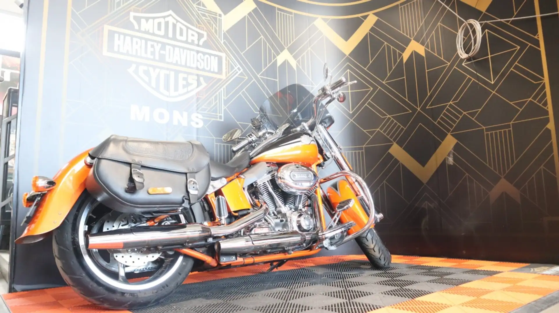 Harley-Davidson Softail Tour convertible CVO Orange - 2