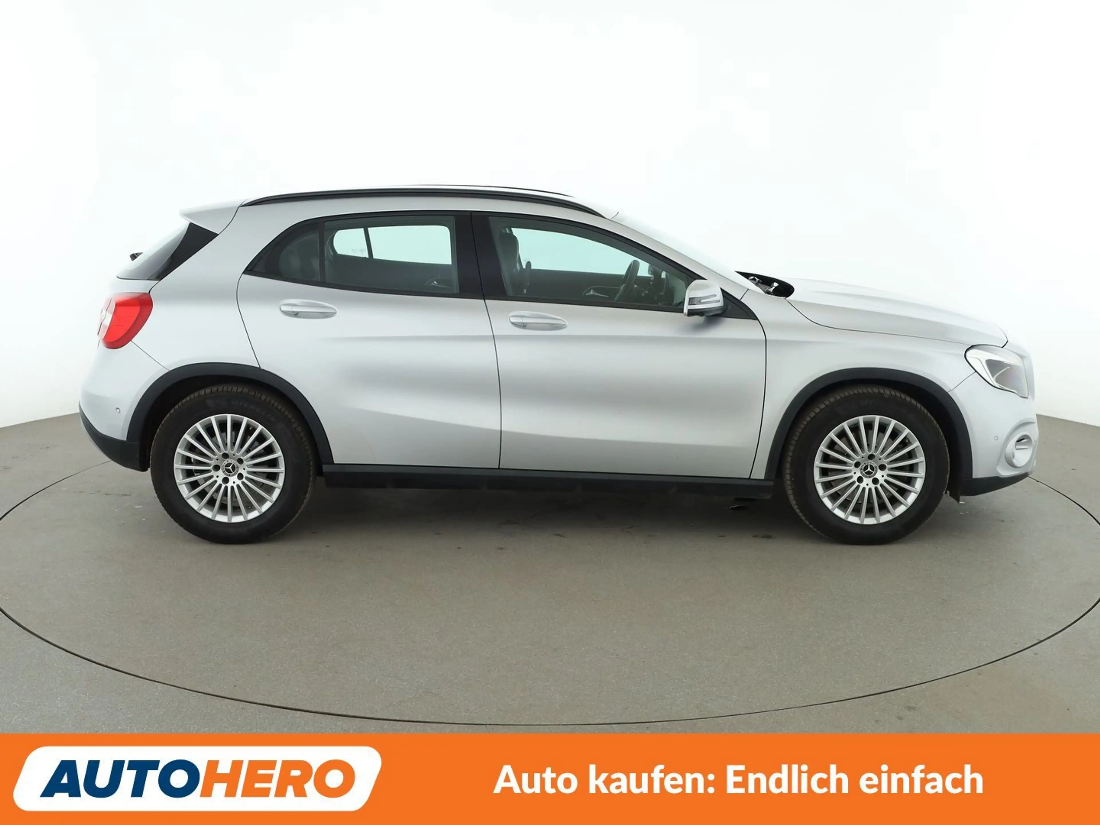 Mercedes-Benz GLA 220 4Matic Aut.*NAVI*TEMPO*CAM*PDC*SHZ*KLIMA*GARANTIE* — photo 7