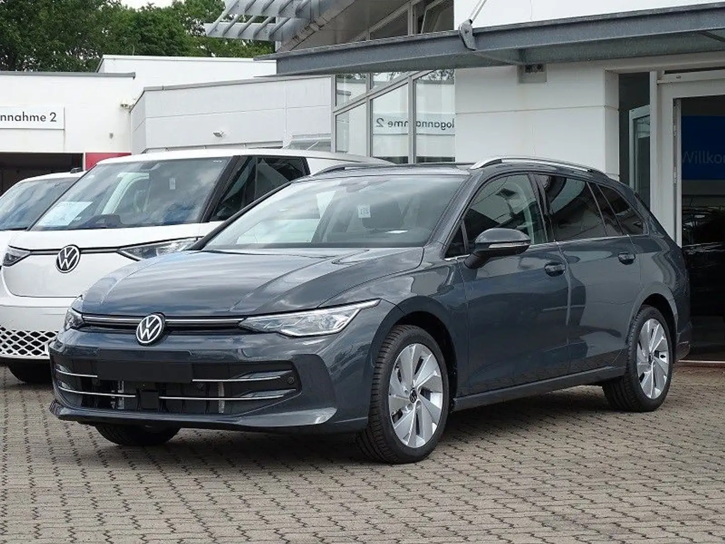 Volkswagen Golf Variant 1.5 eTSI DSG Style / Premium Grau - 1