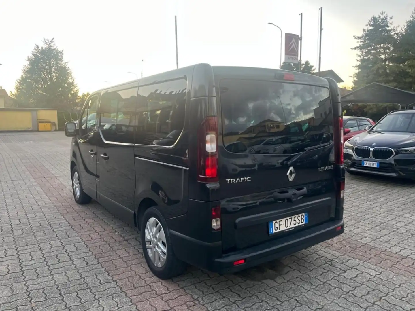 Renault Trafic T27 2.0 dCi 145CV PC-TN Intens Energy Nero - 2