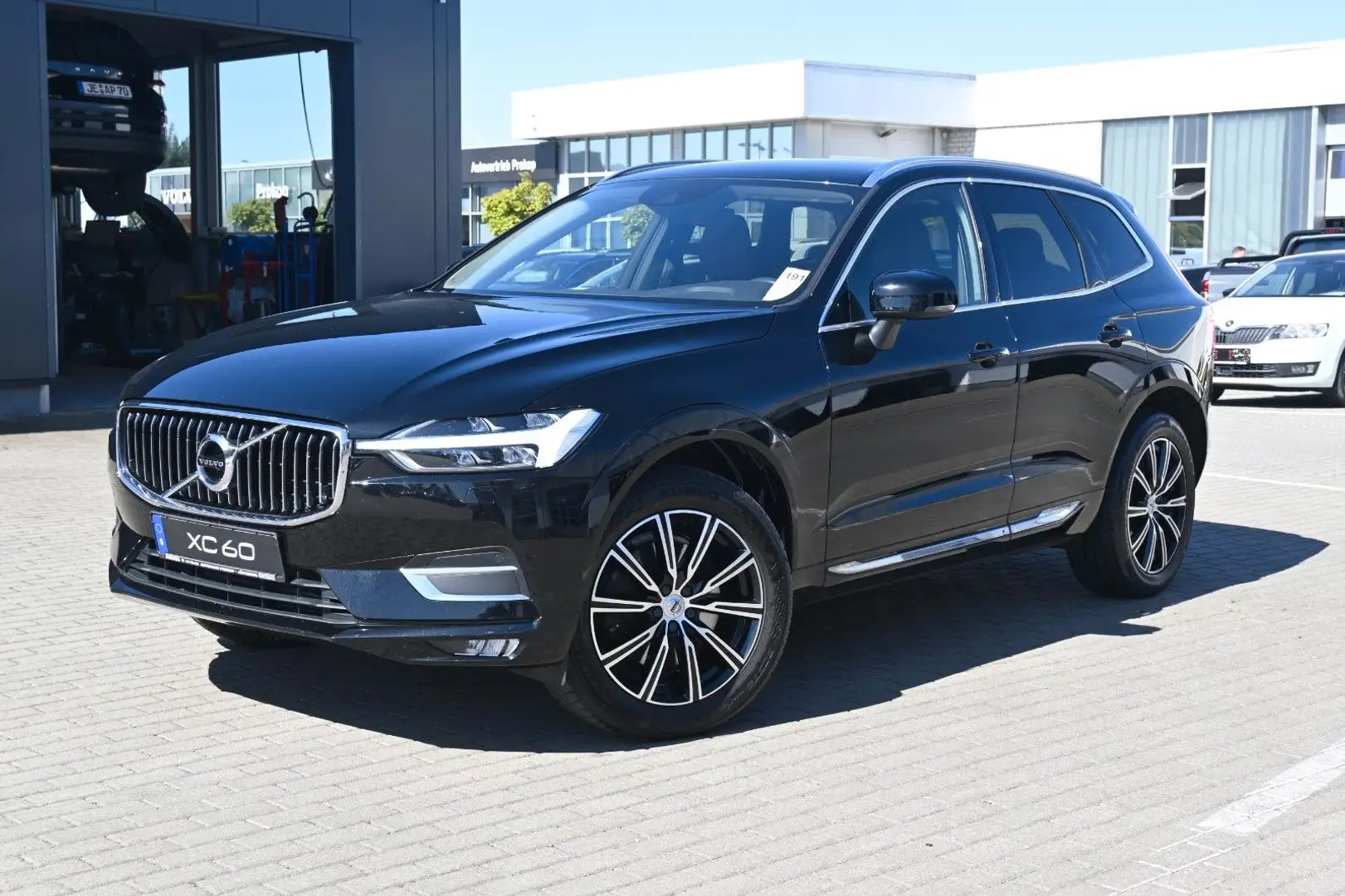 Volvo XC60 D4 Diesel Inscription*FSHZG*Intelli*LED* Zwart - 1