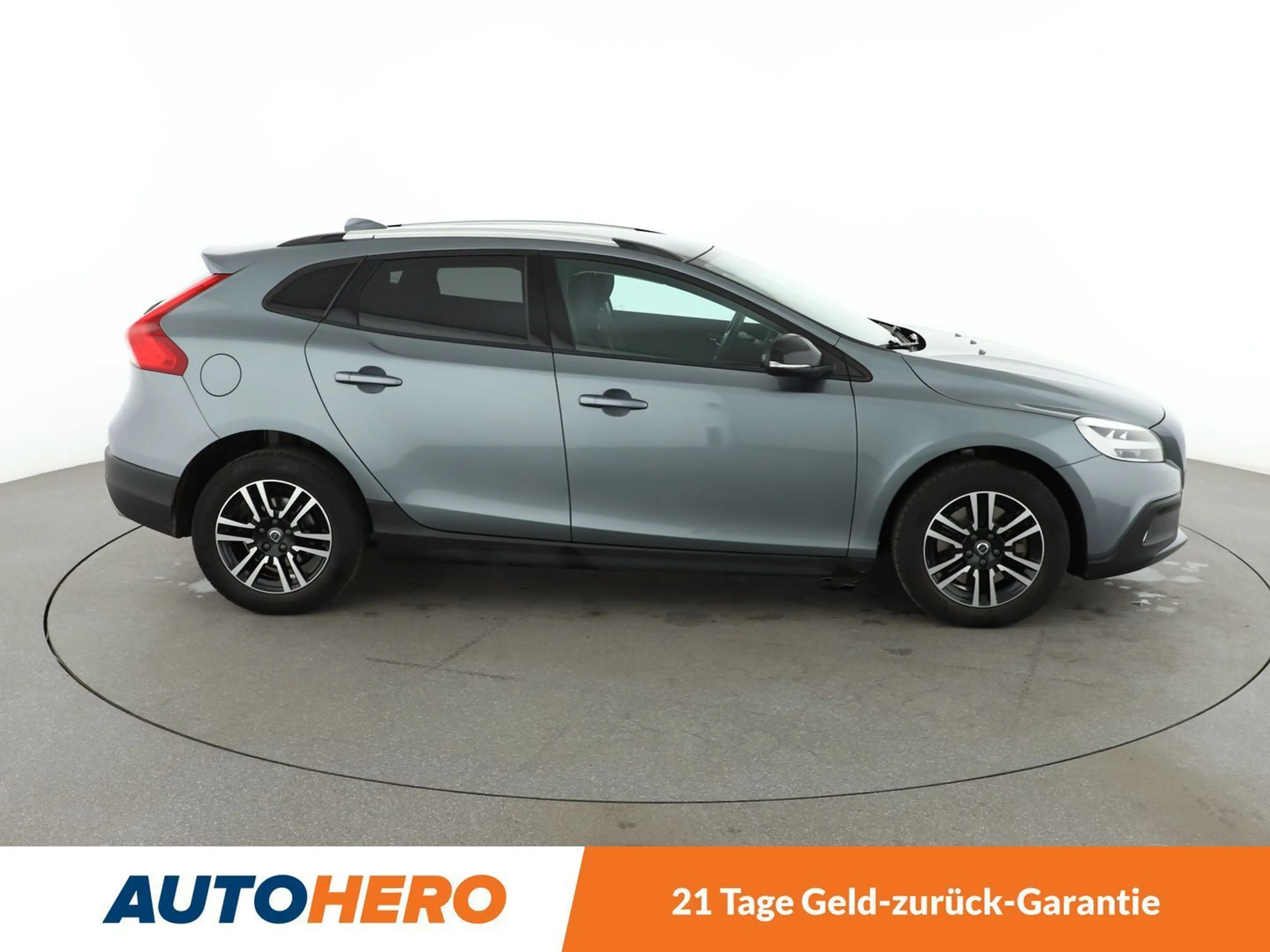 Volvo V40 Cross Country 1.5 Plus Aut*NAVI*TEMPO*PDC*SHZ*KLIMA*GARANTIE* — photo 7