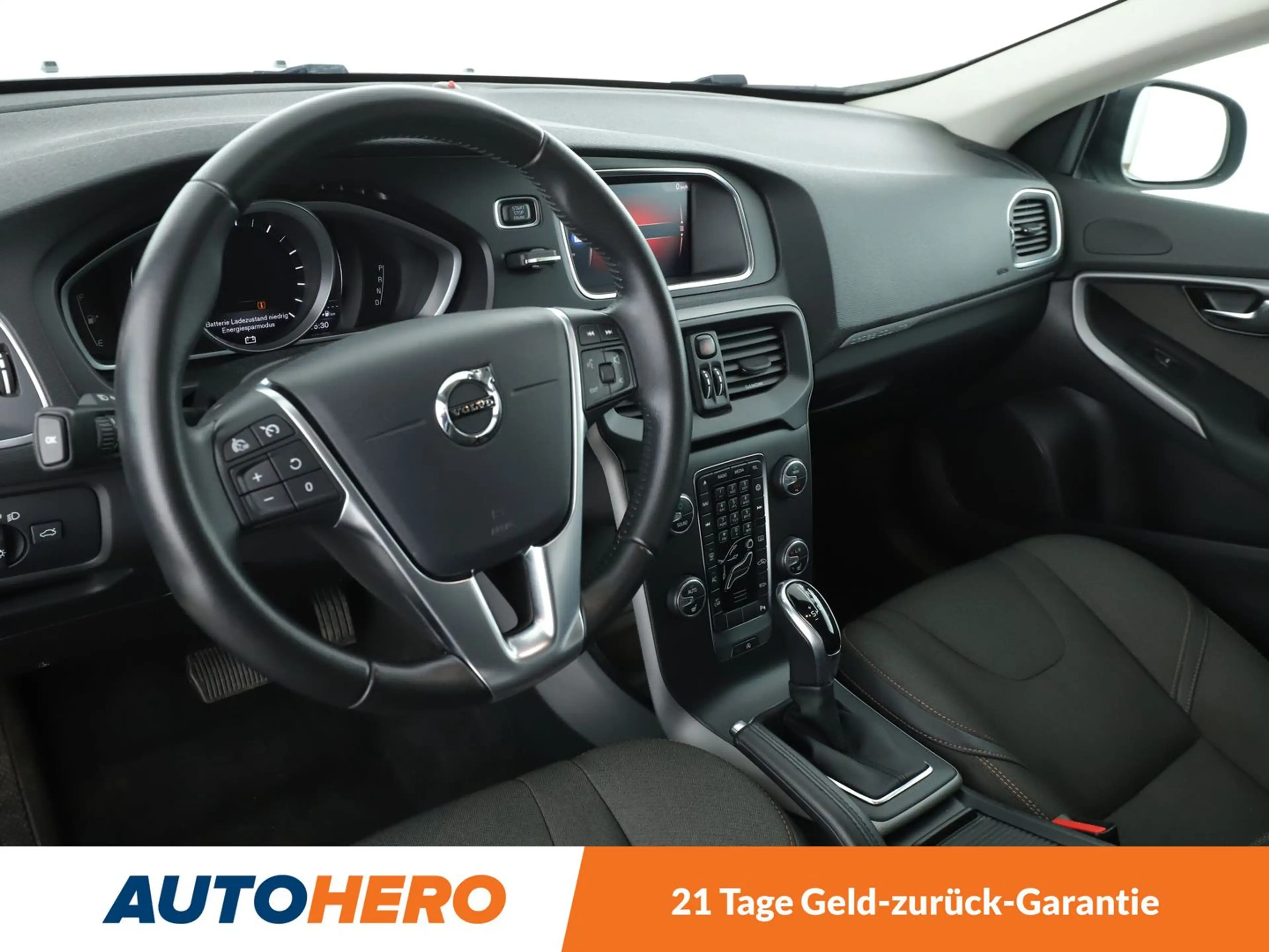 Volvo V40 Cross Country 1.5 Plus Aut*NAVI*TEMPO*PDC*SHZ*KLIMA*GARANTIE* — photo 11