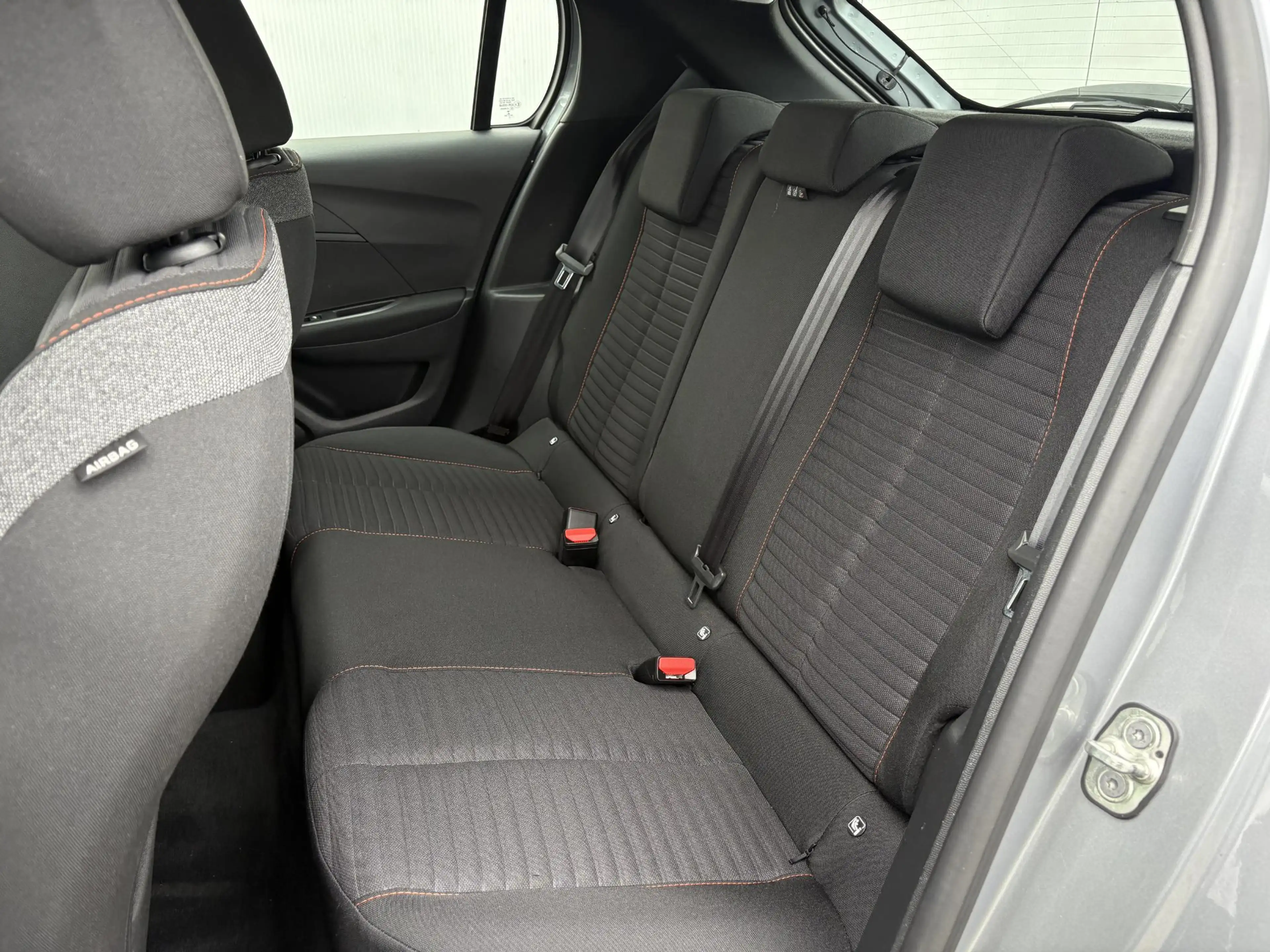 Peugeot e-208 EV Blue Lease Active 50 kWh | SOH 92% | Carplay | — photo 11