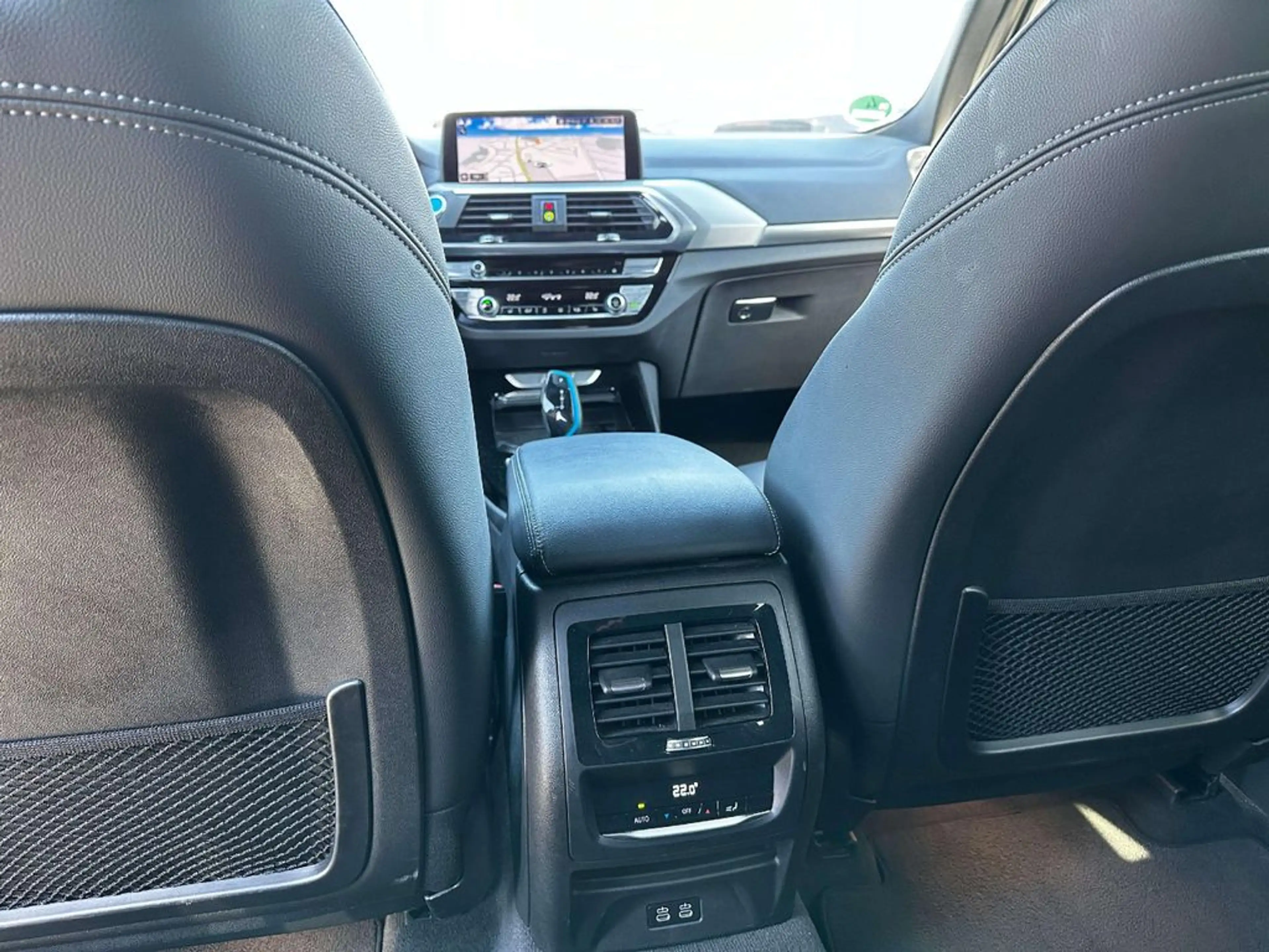 BMW iX3 Impressive — photo 12