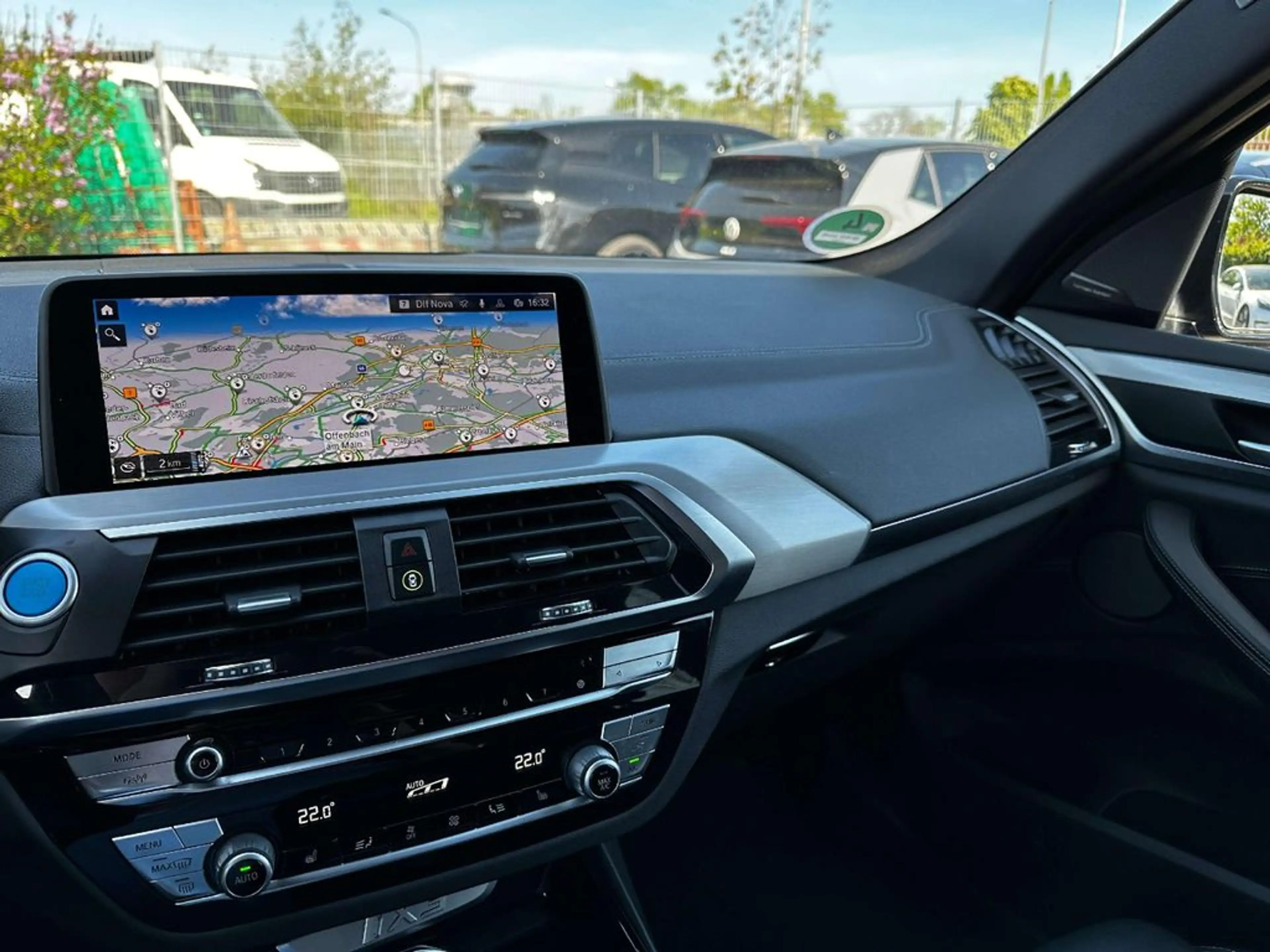 BMW iX3 Impressive — photo 7