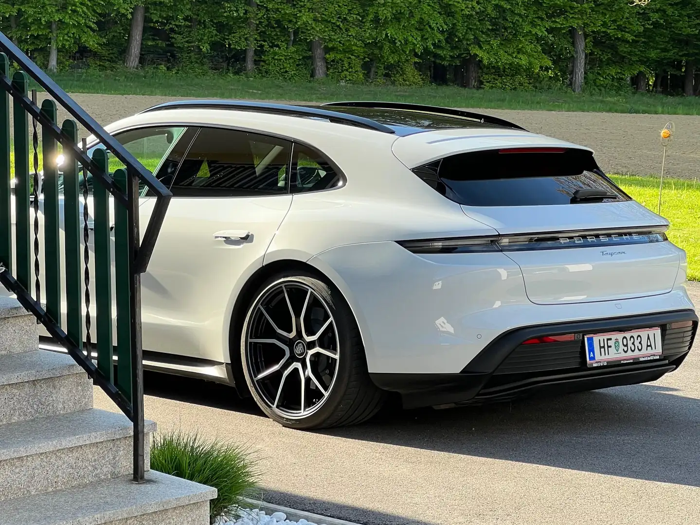 Porsche Taycan Taycan Sport Turismo, performance batterie PLUS, Approved bis 2027 Weiß - 1