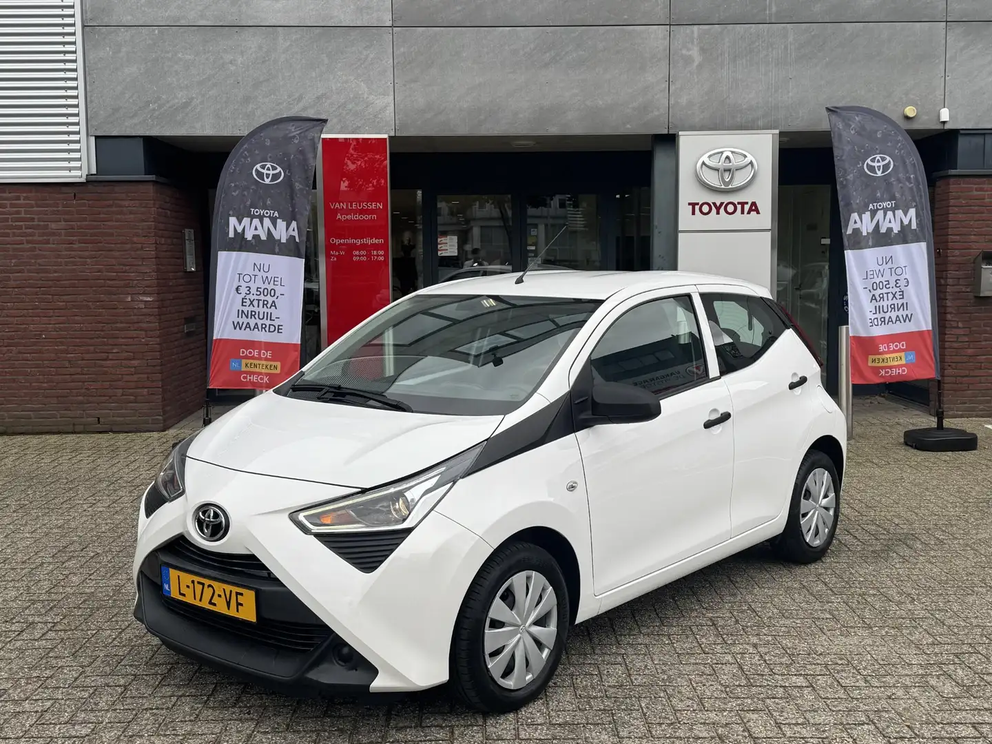 Toyota Aygo 1.0 VVT-i X-FUN AIRCO BLUETOOTH EL-RAMEN NL-AUTO Blanc - 1